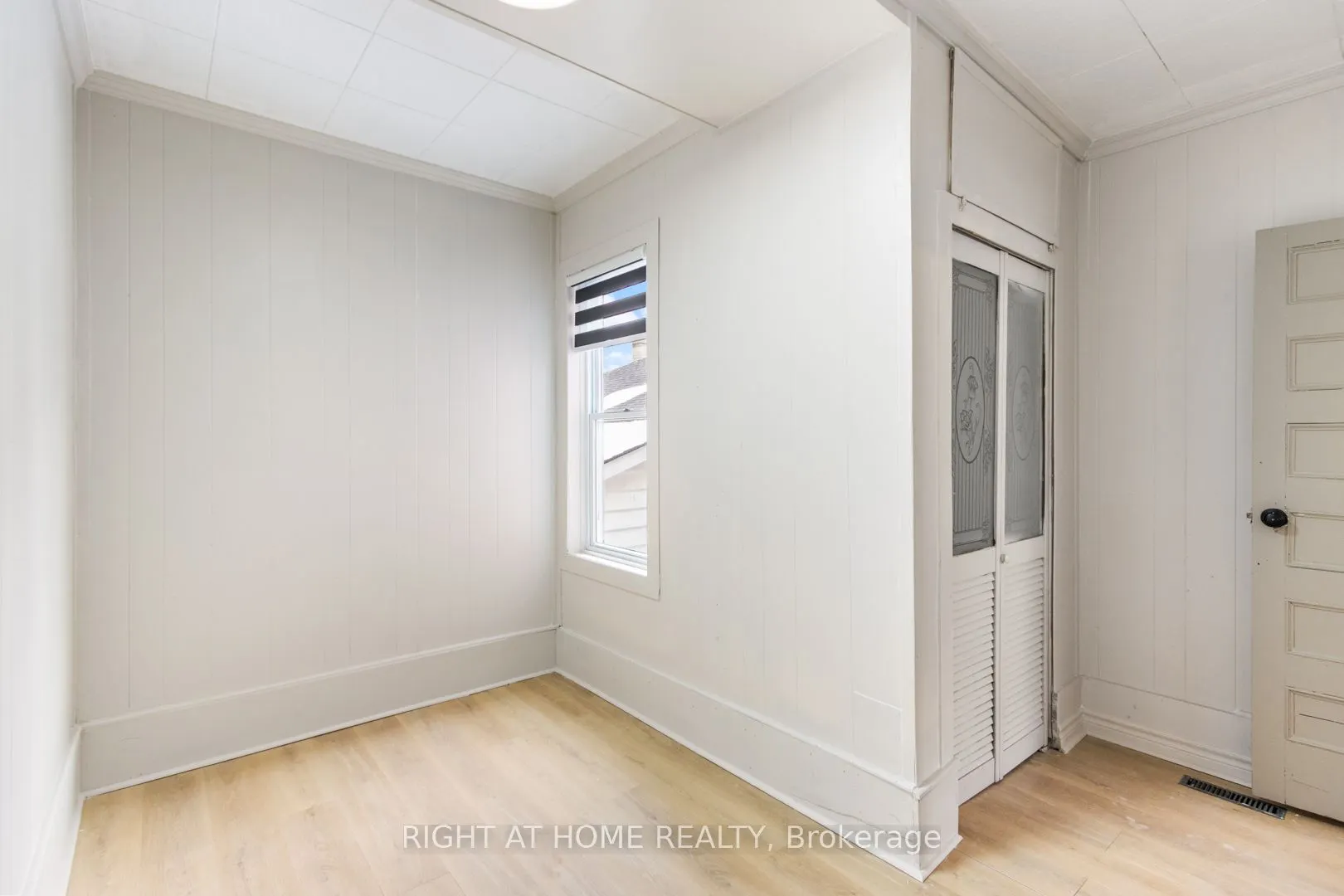 443 Ontario Street #Main Floor