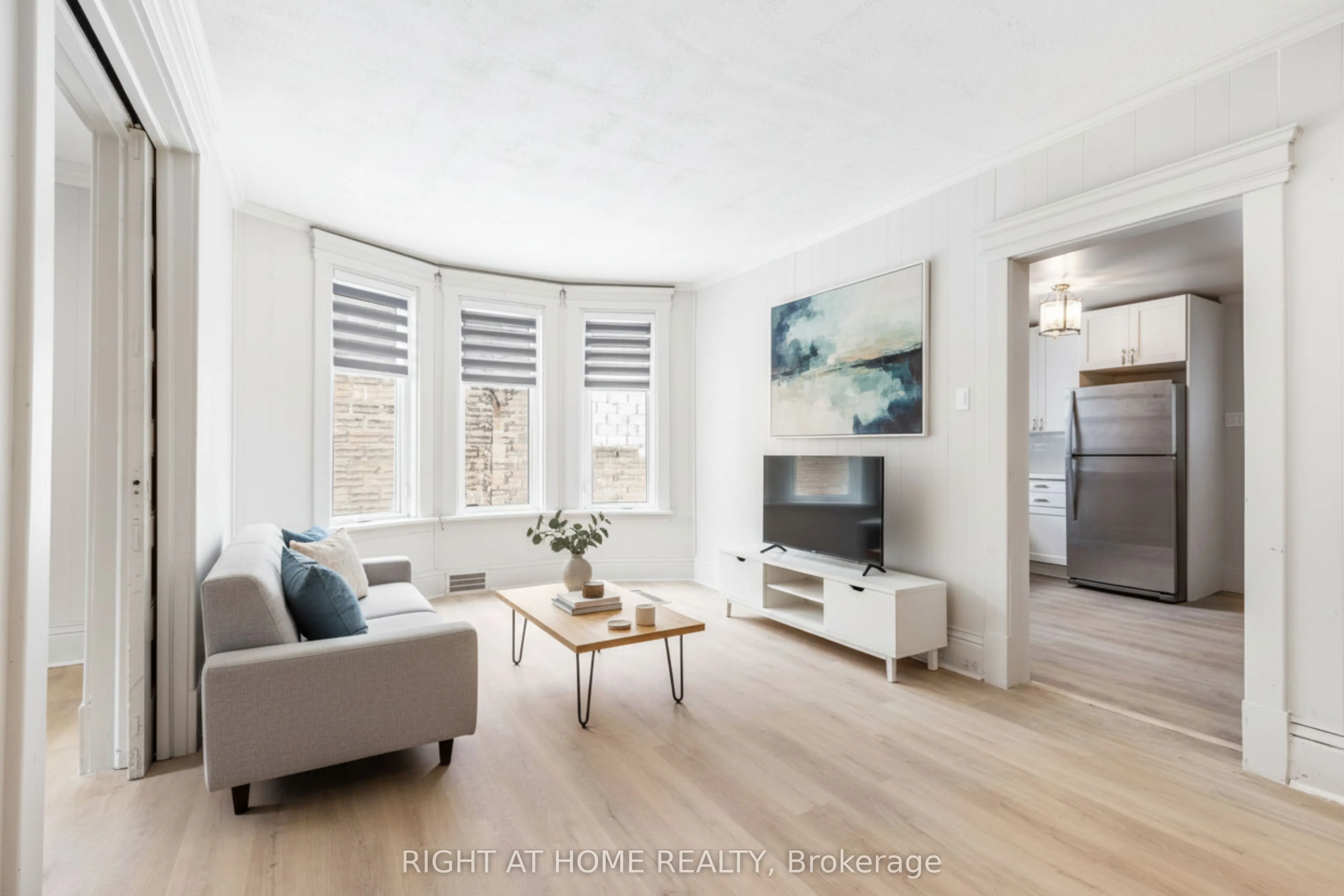 443 Ontario Street #Main Floor