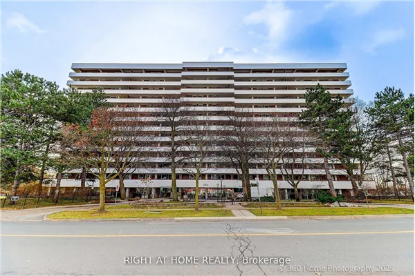 1 Royal Orchard Boulevard