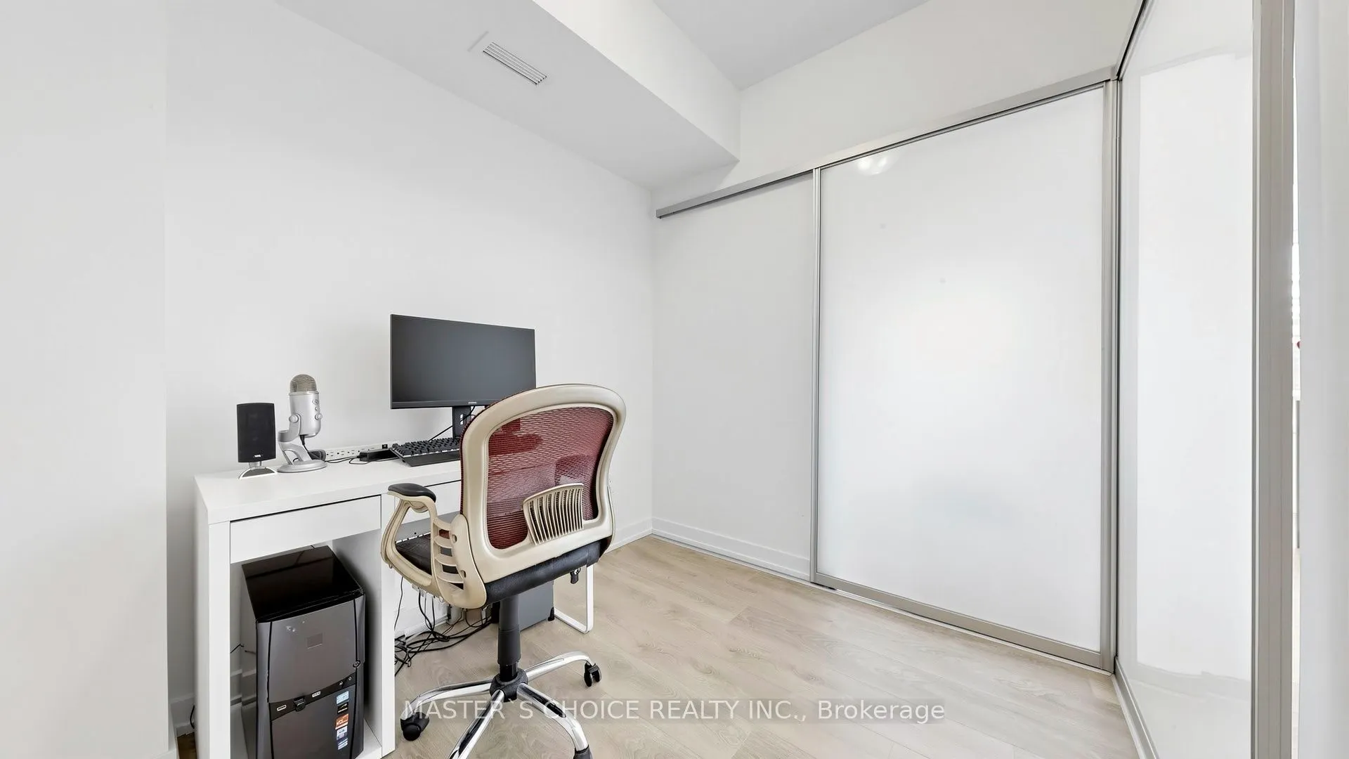 56 Elizabeth Street #1404