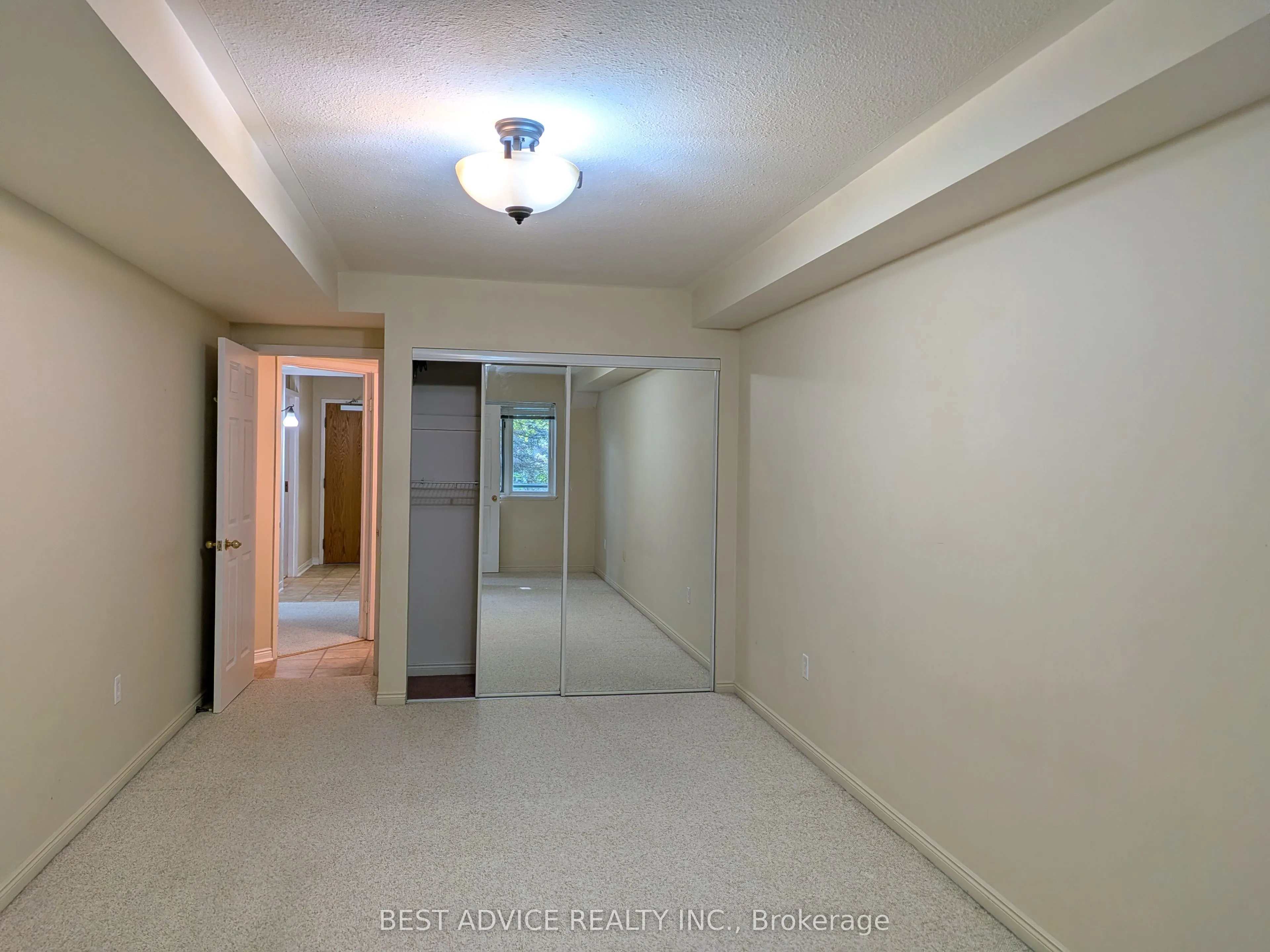 85 Wellington Street W #104
