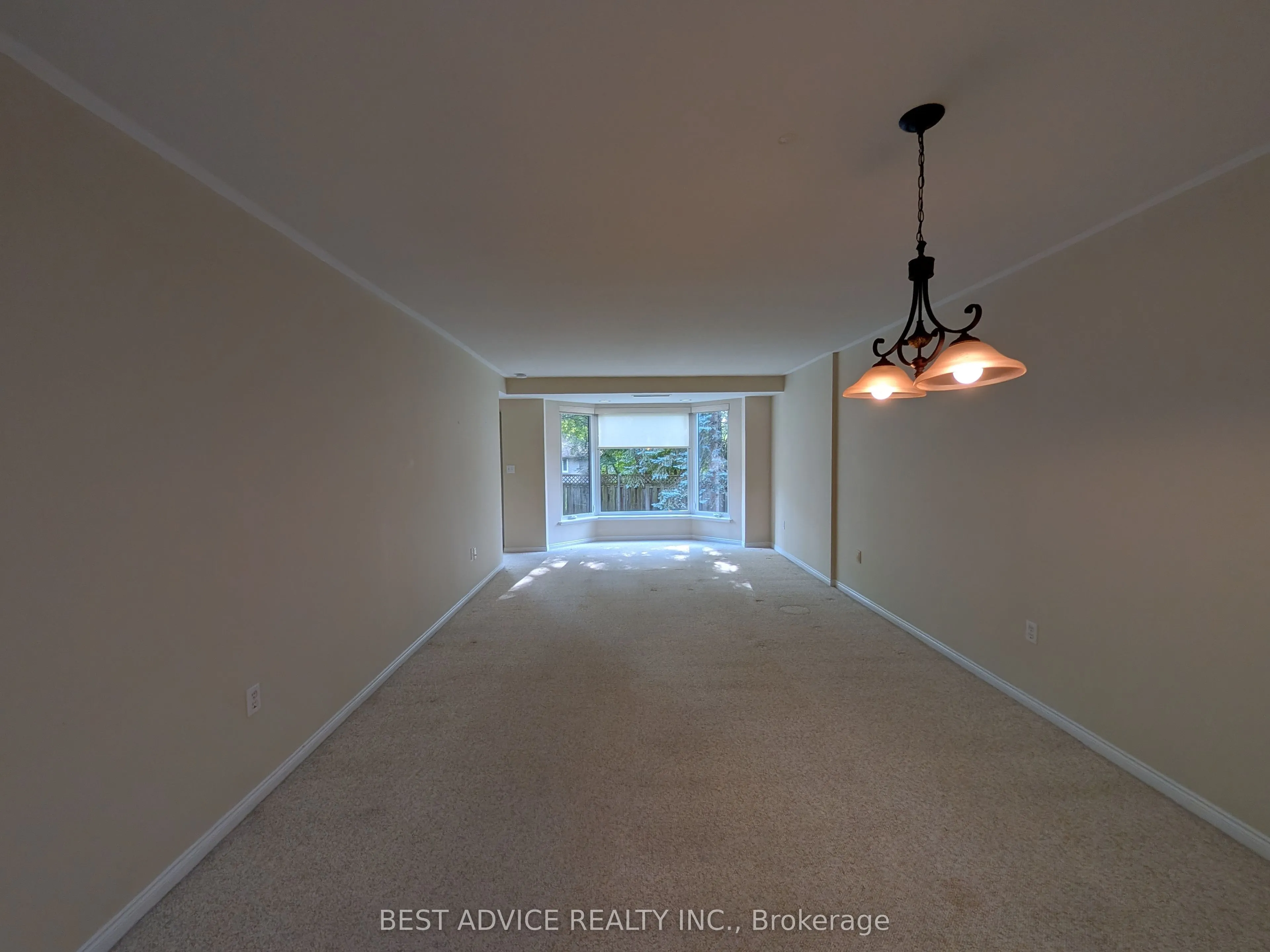 85 Wellington Street W #104