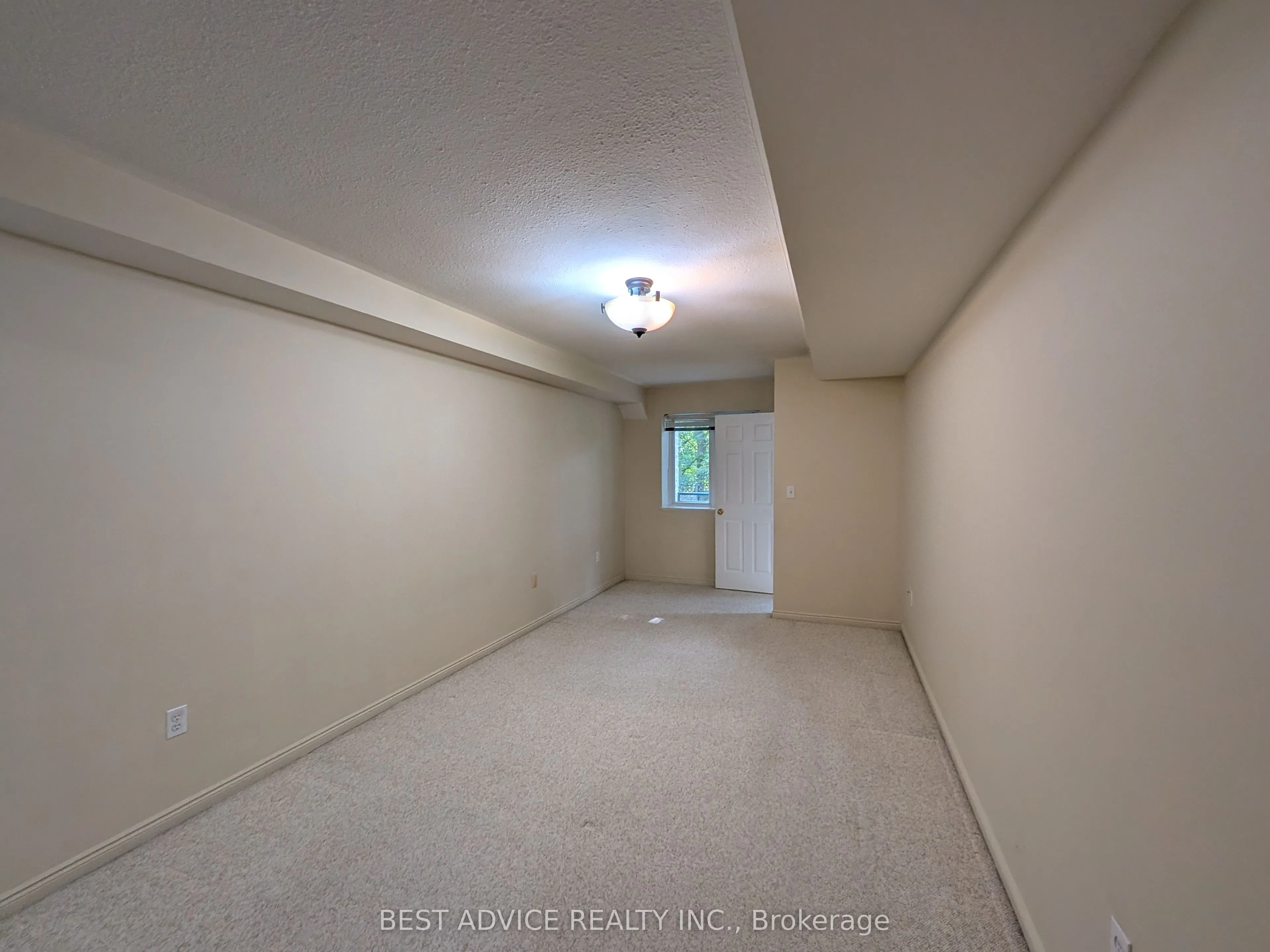 85 Wellington Street W #104