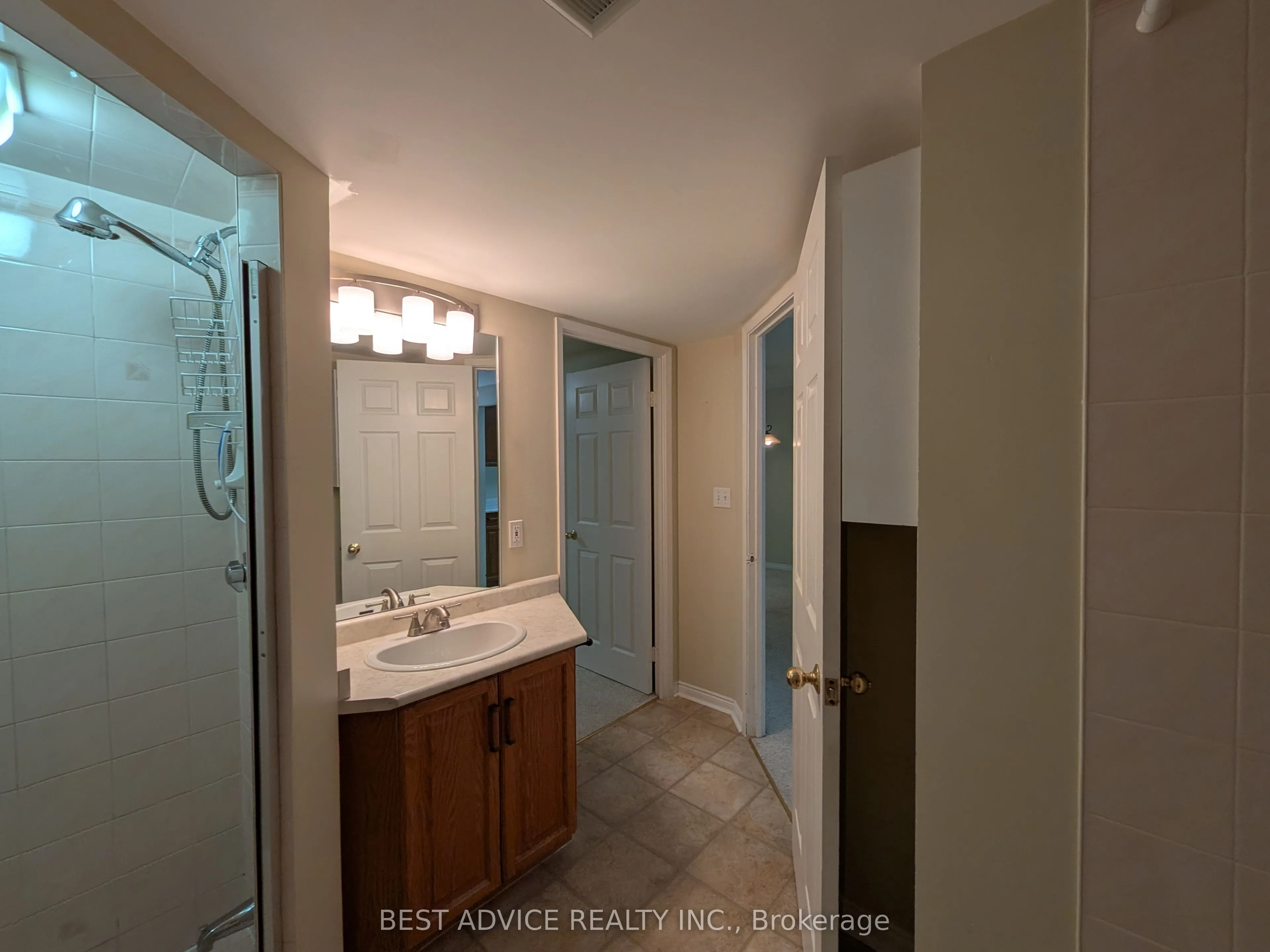 85 Wellington Street W #104