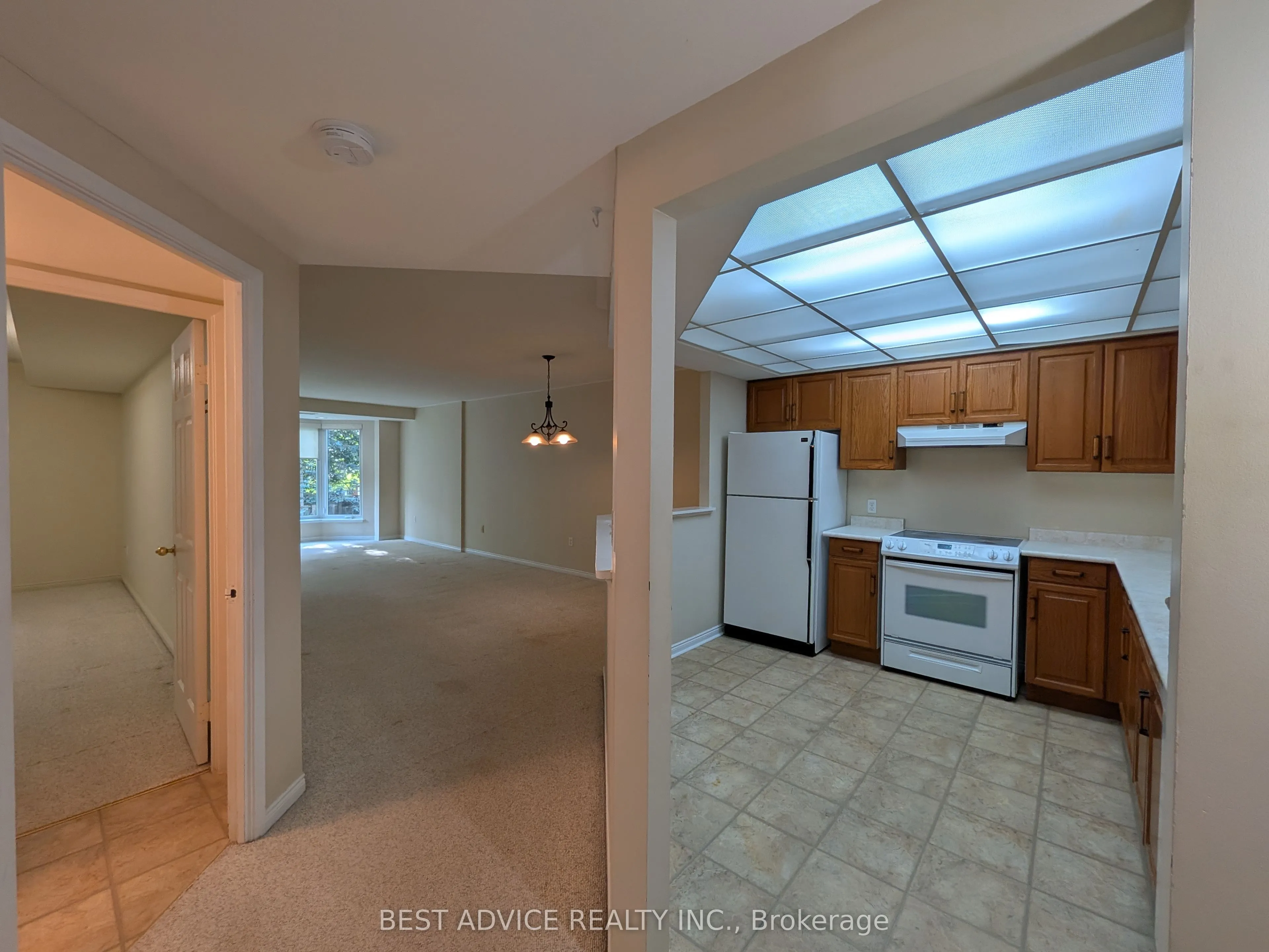 85 Wellington Street W #104