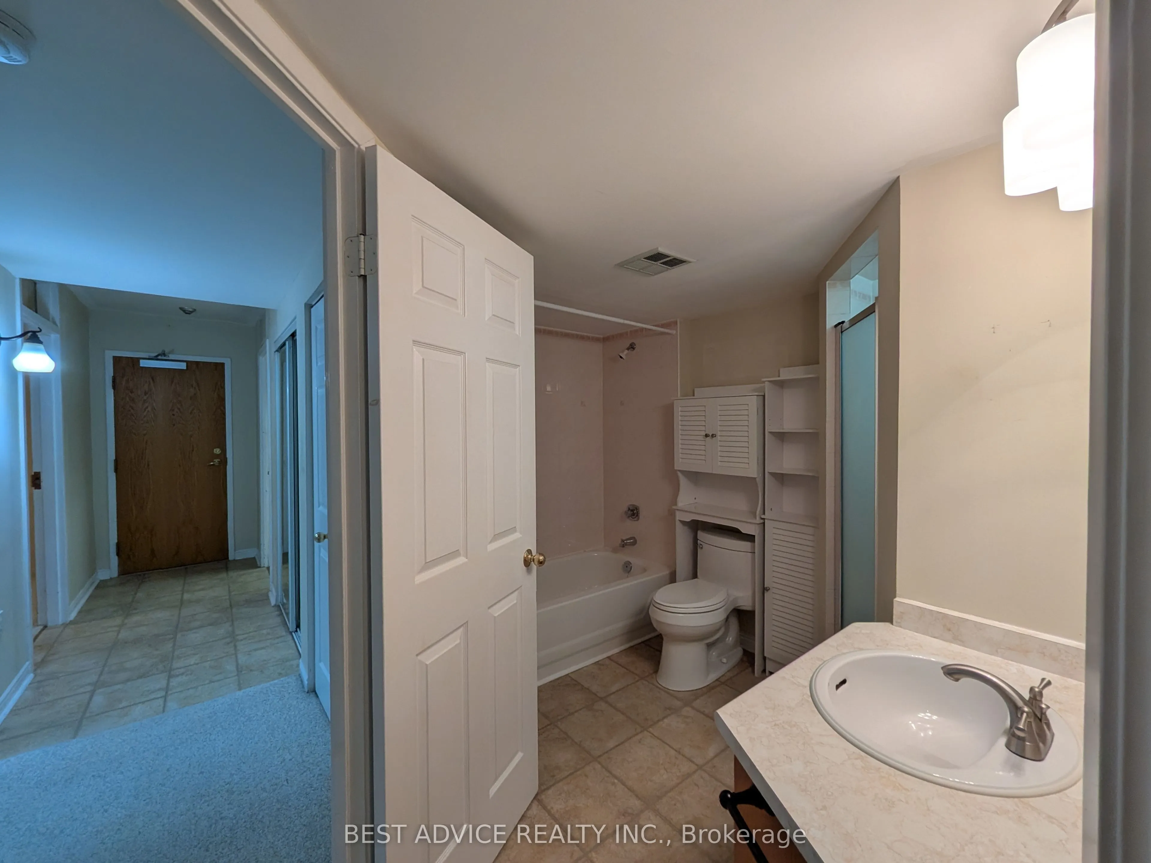 85 Wellington Street W #104