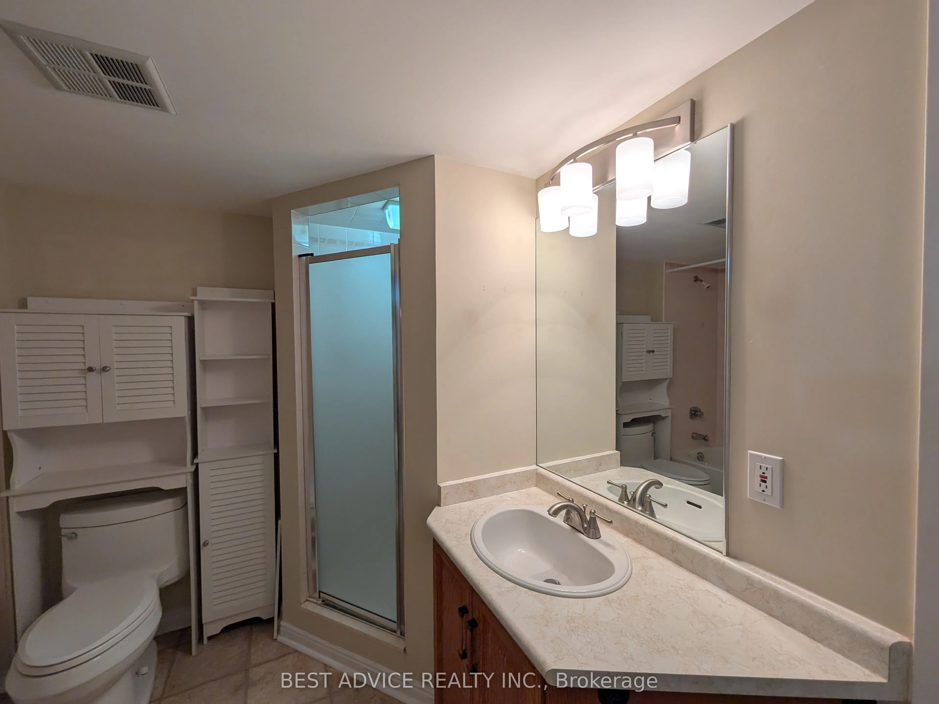 85 Wellington Street W #104