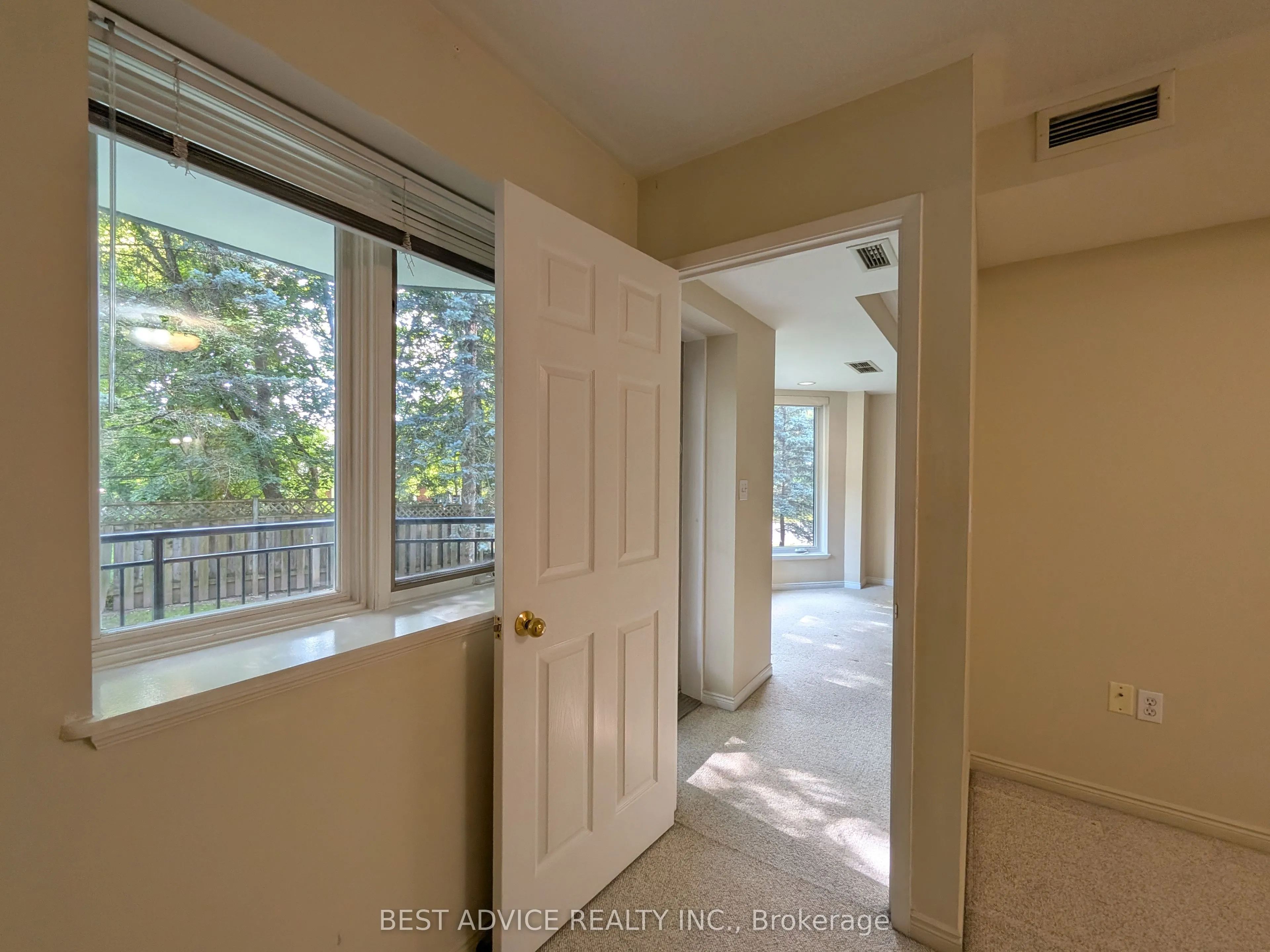 85 Wellington Street W #104