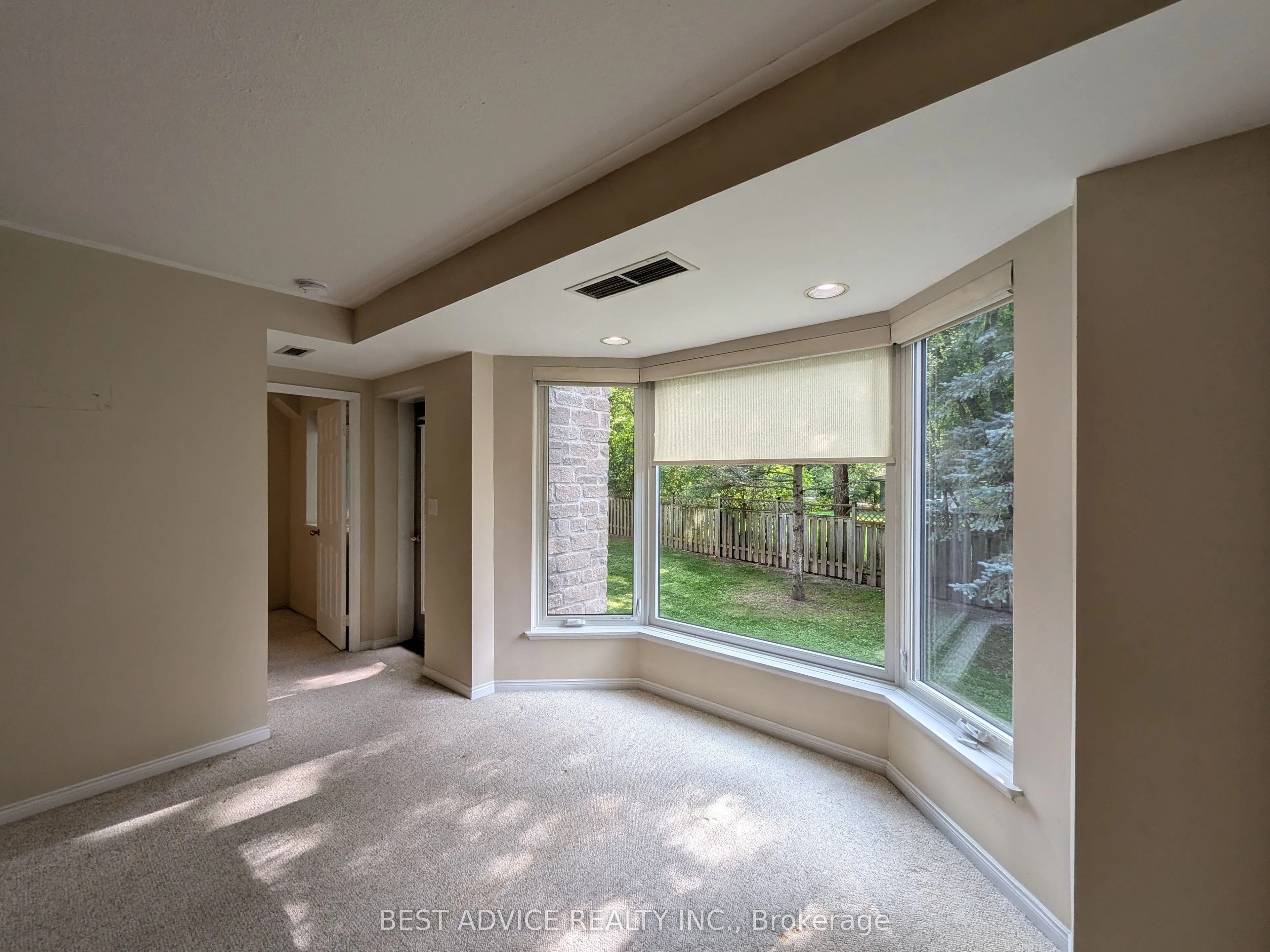 85 Wellington Street W #104
