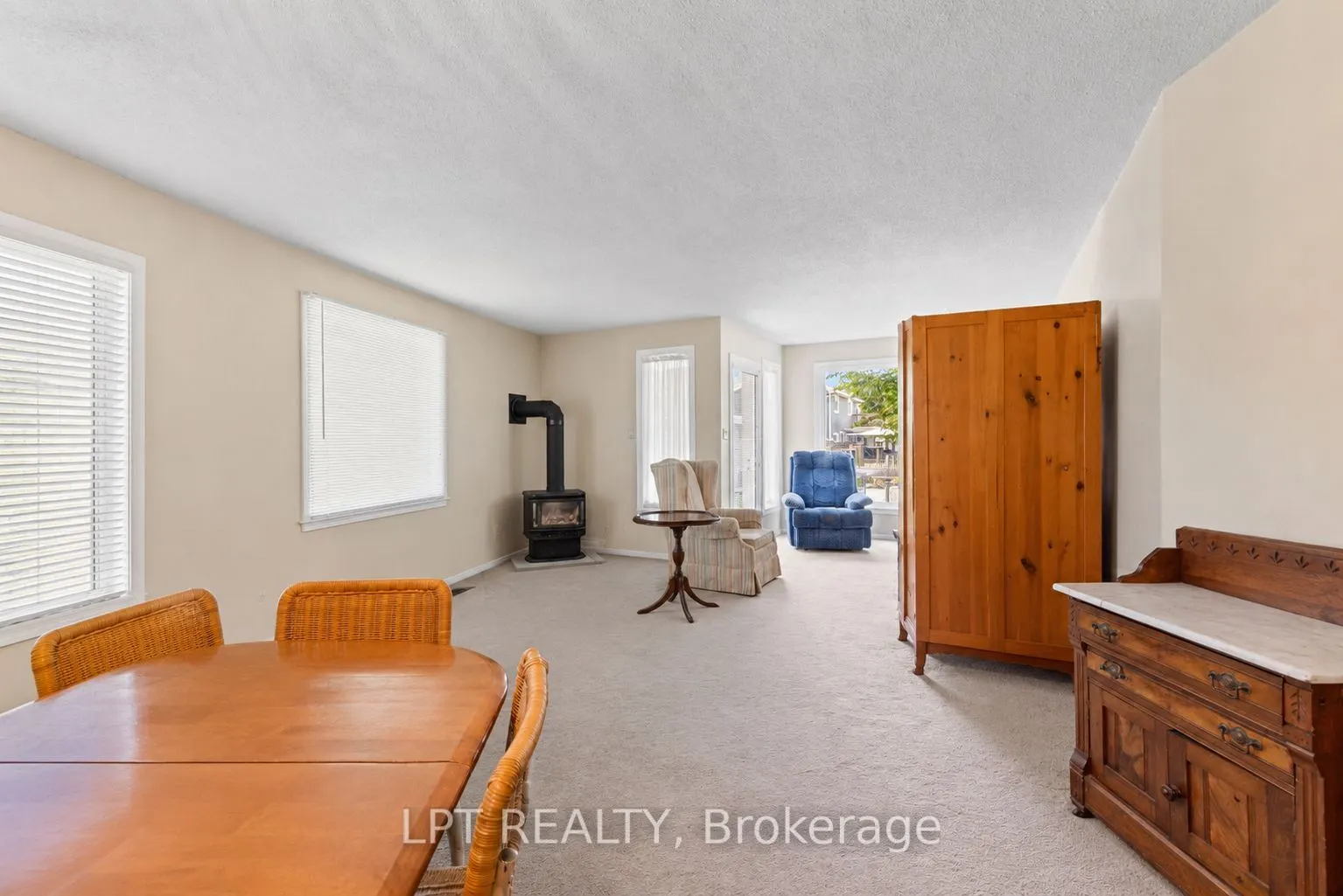204 The Queensway S
