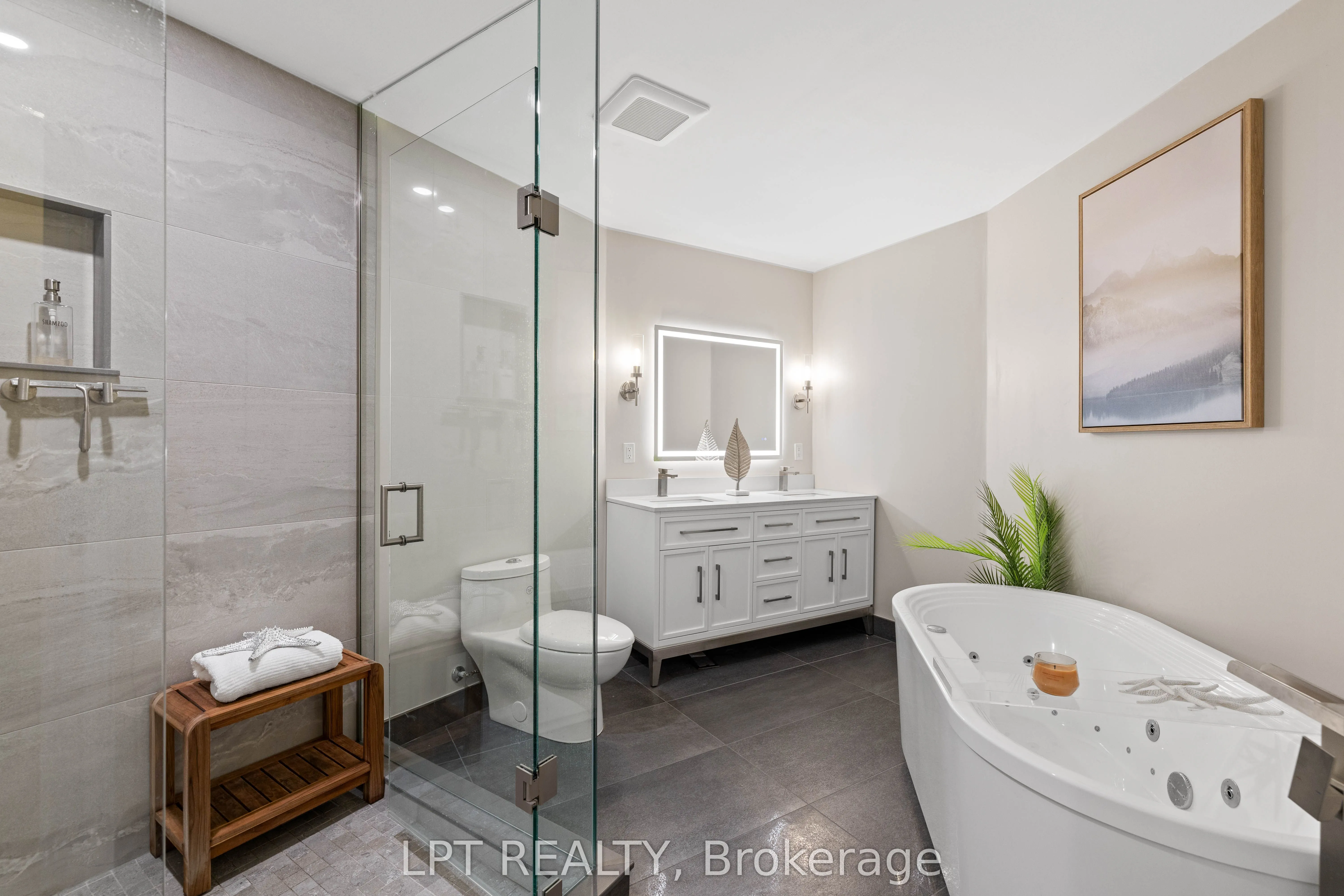 204 The Queensway S