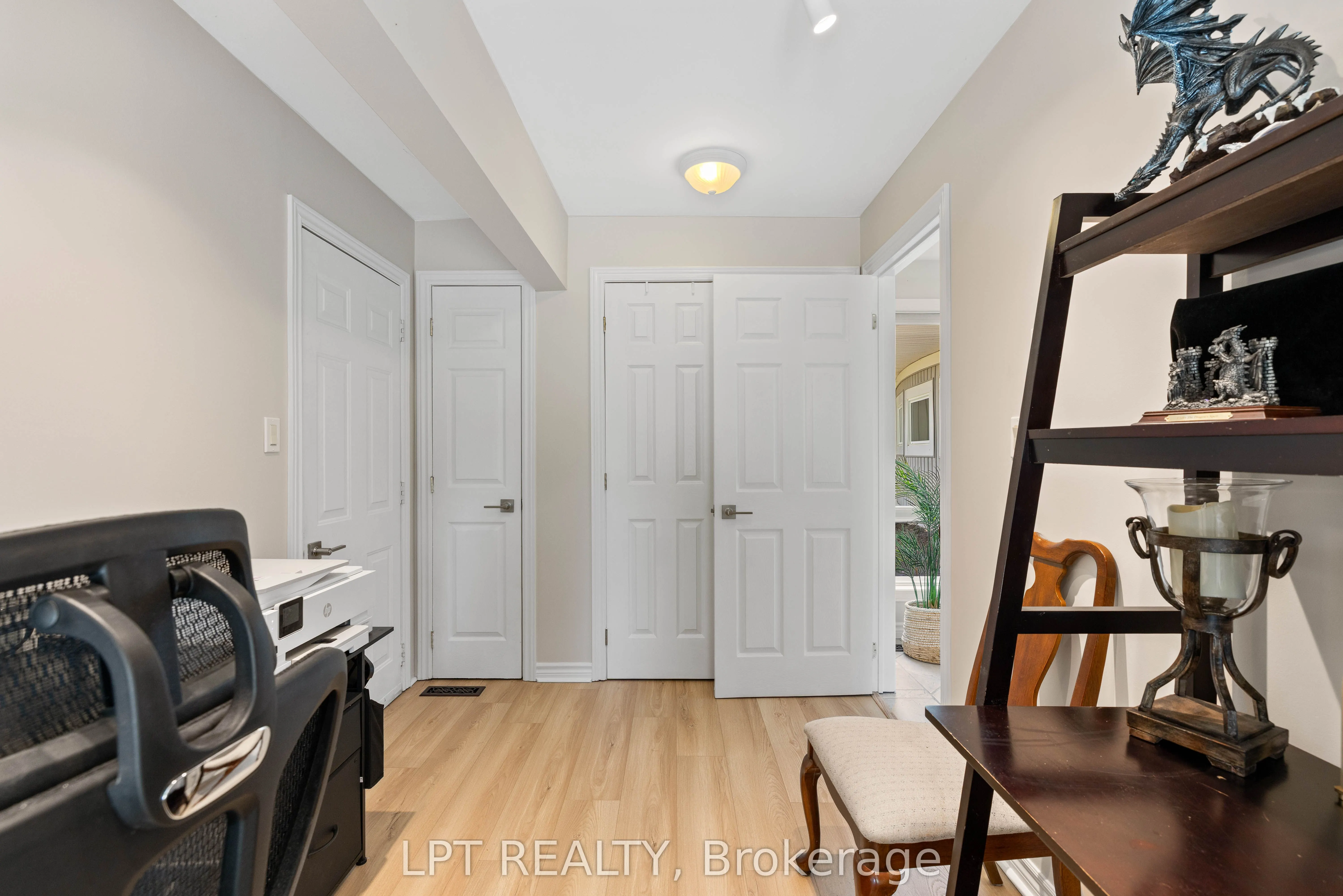 204 The Queensway S