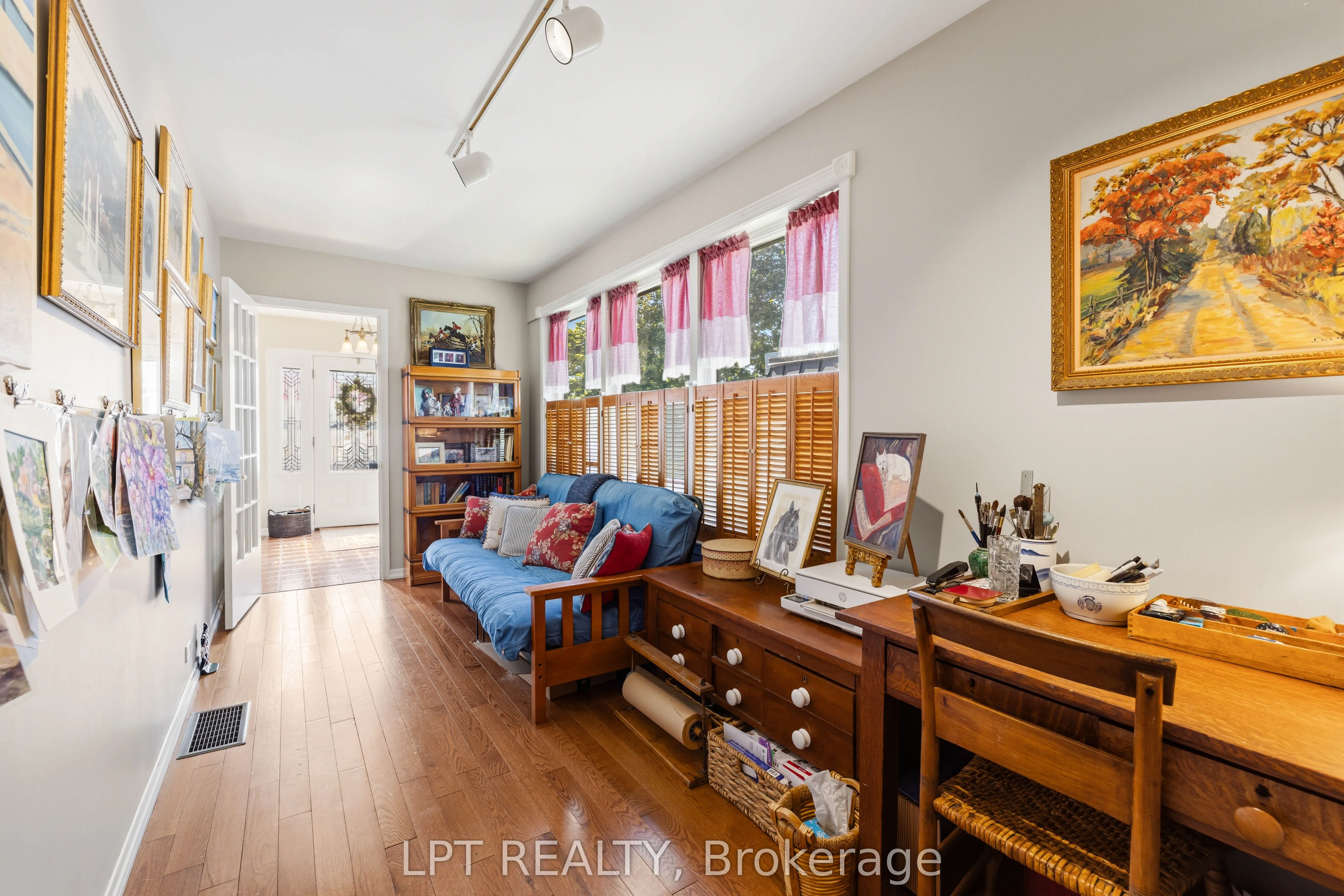145 Lake Drive N