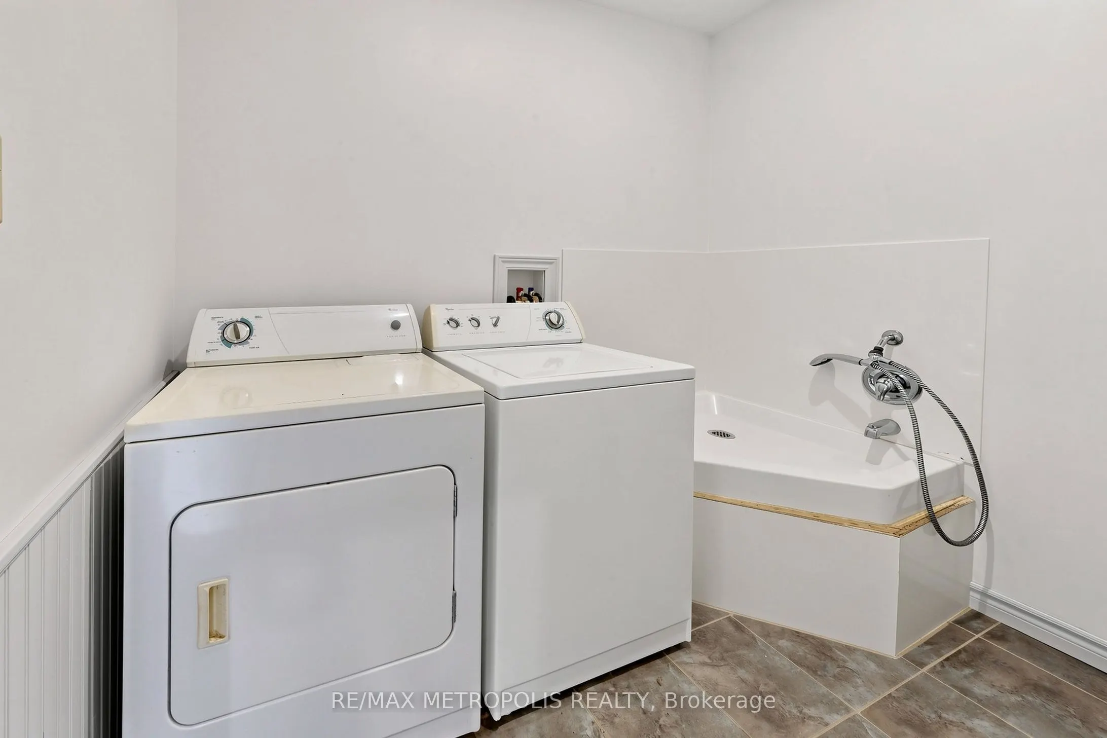11590 Side Road 17