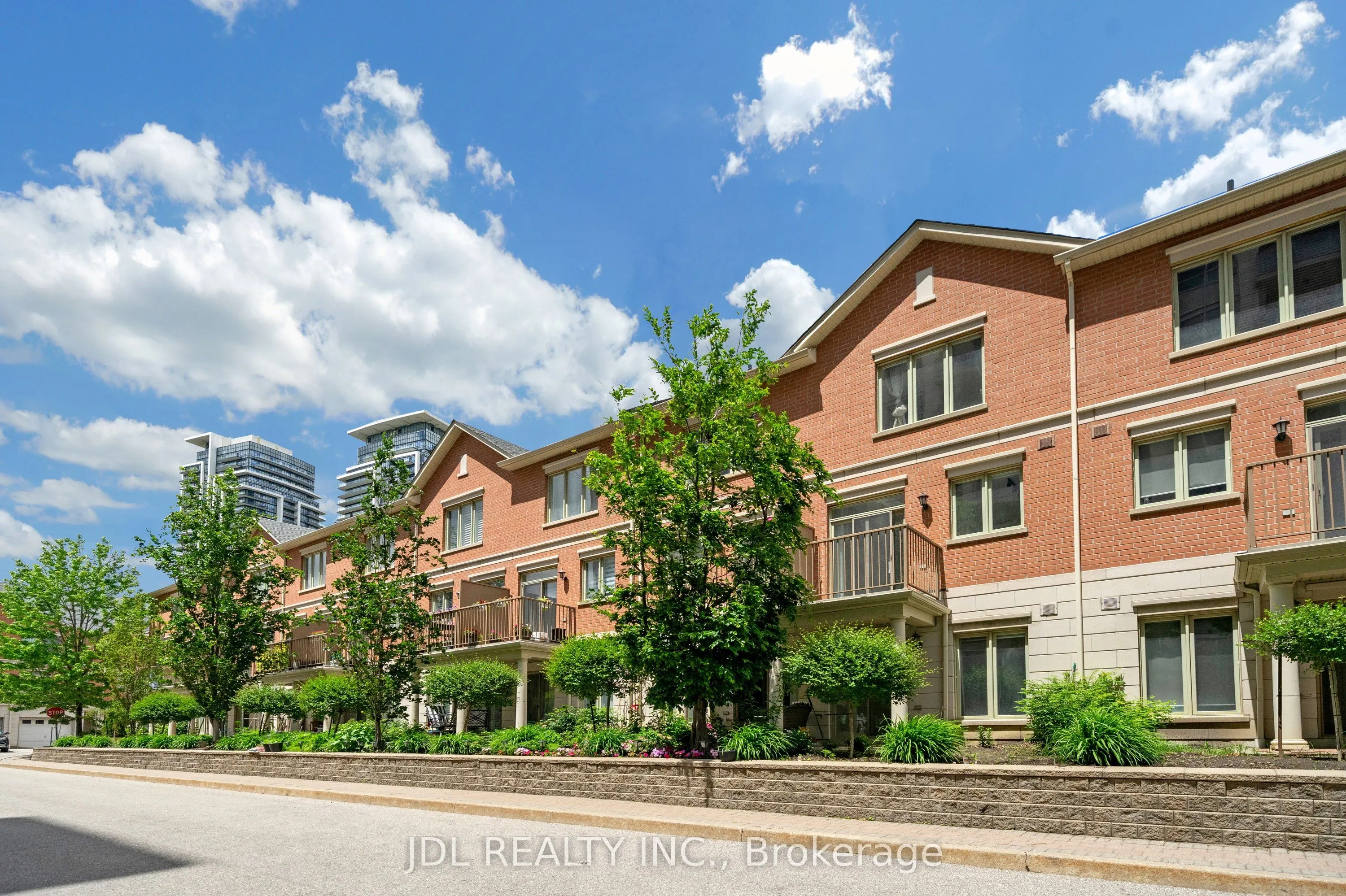25 Galleria Parkway #23