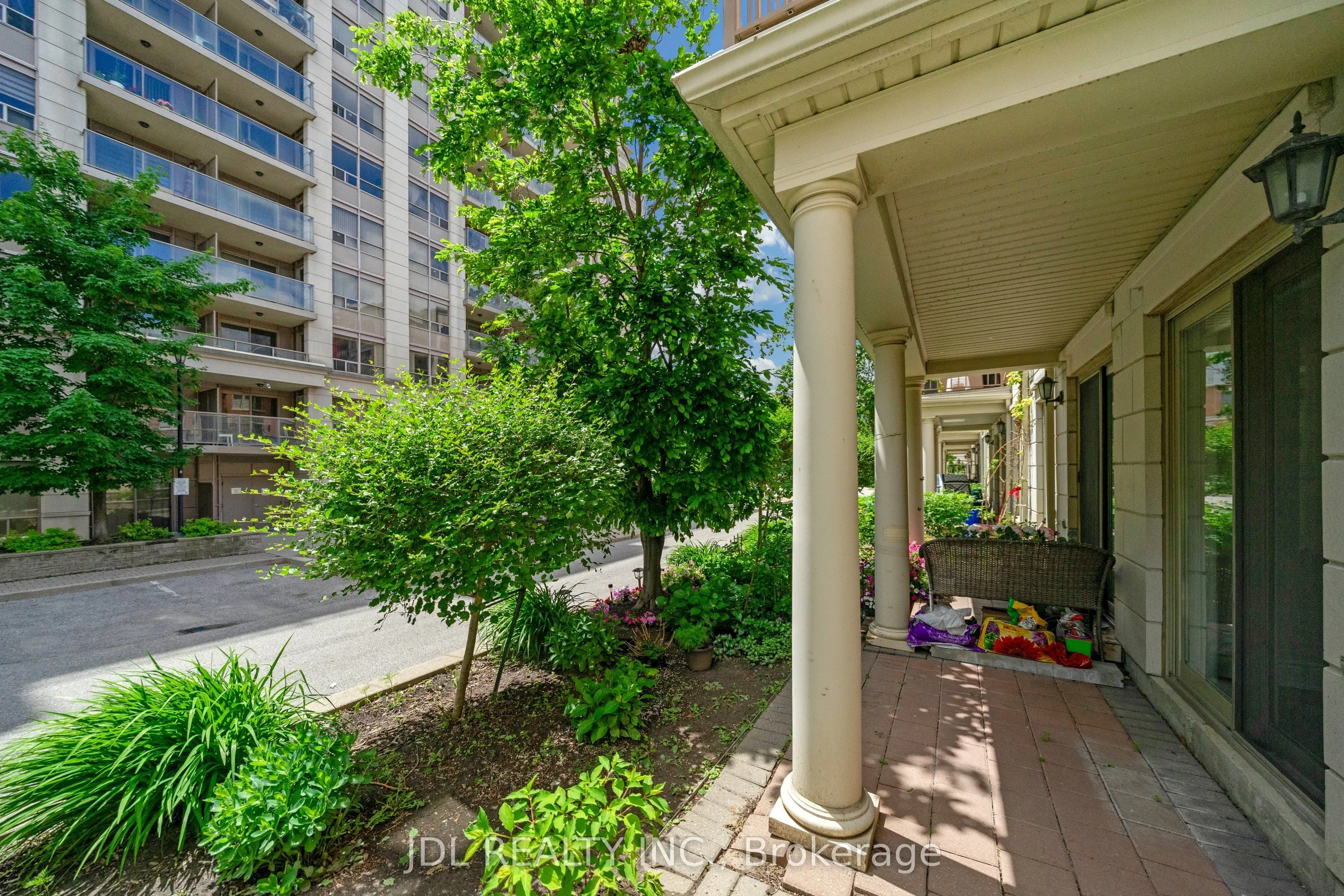 25 Galleria Parkway #23