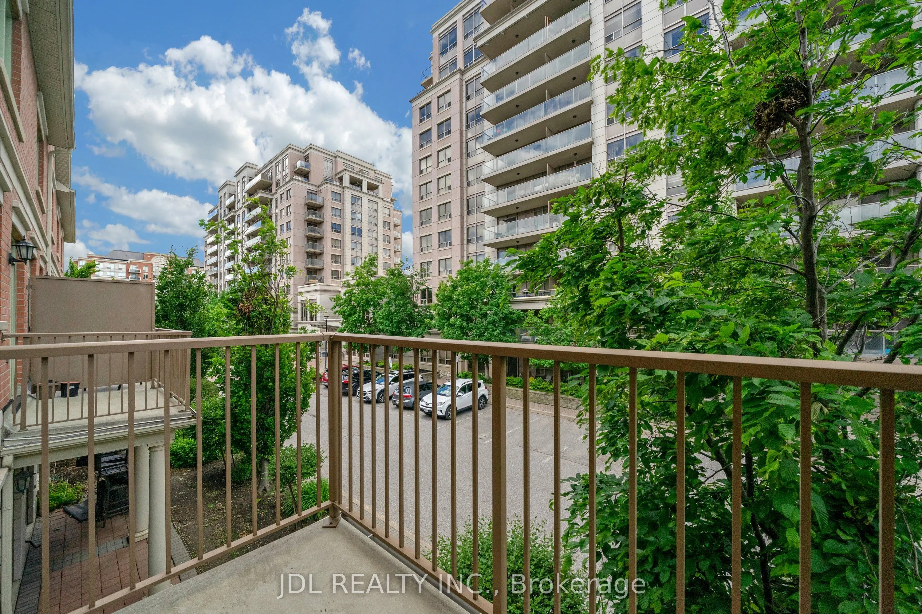 25 Galleria Parkway #23