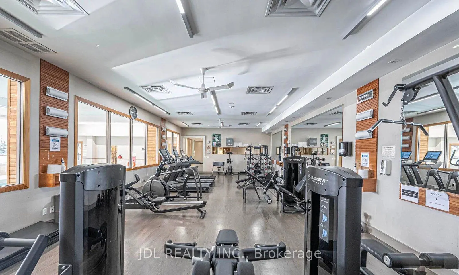 25 Galleria Parkway #23