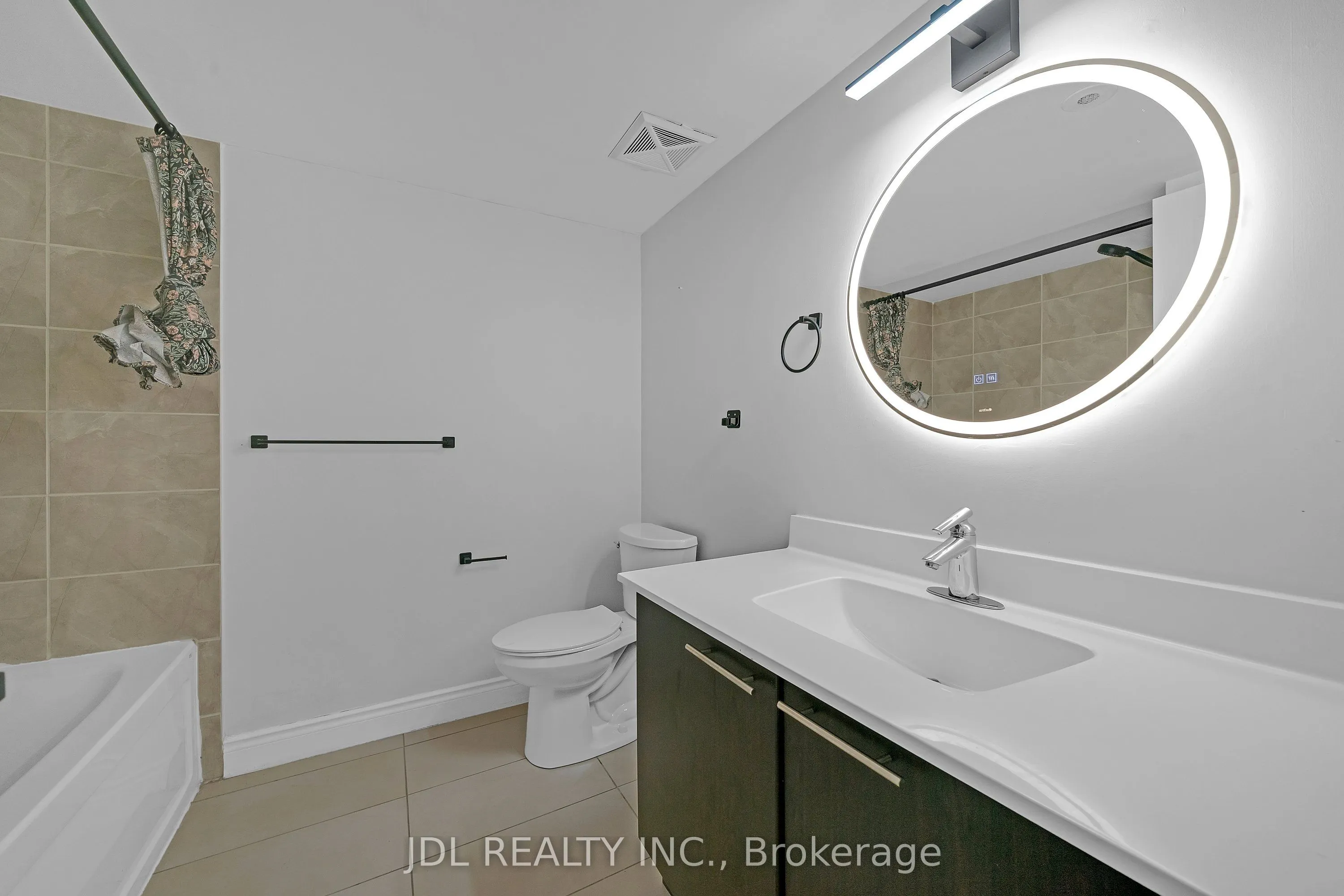 25 Galleria Parkway #23