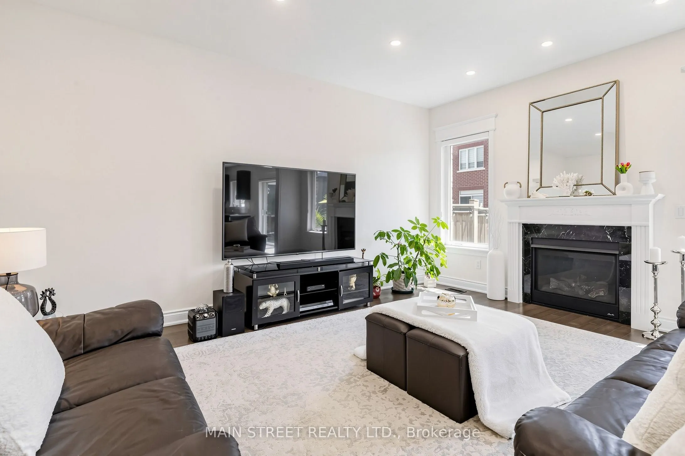11 Robert Baldwin Boulevard