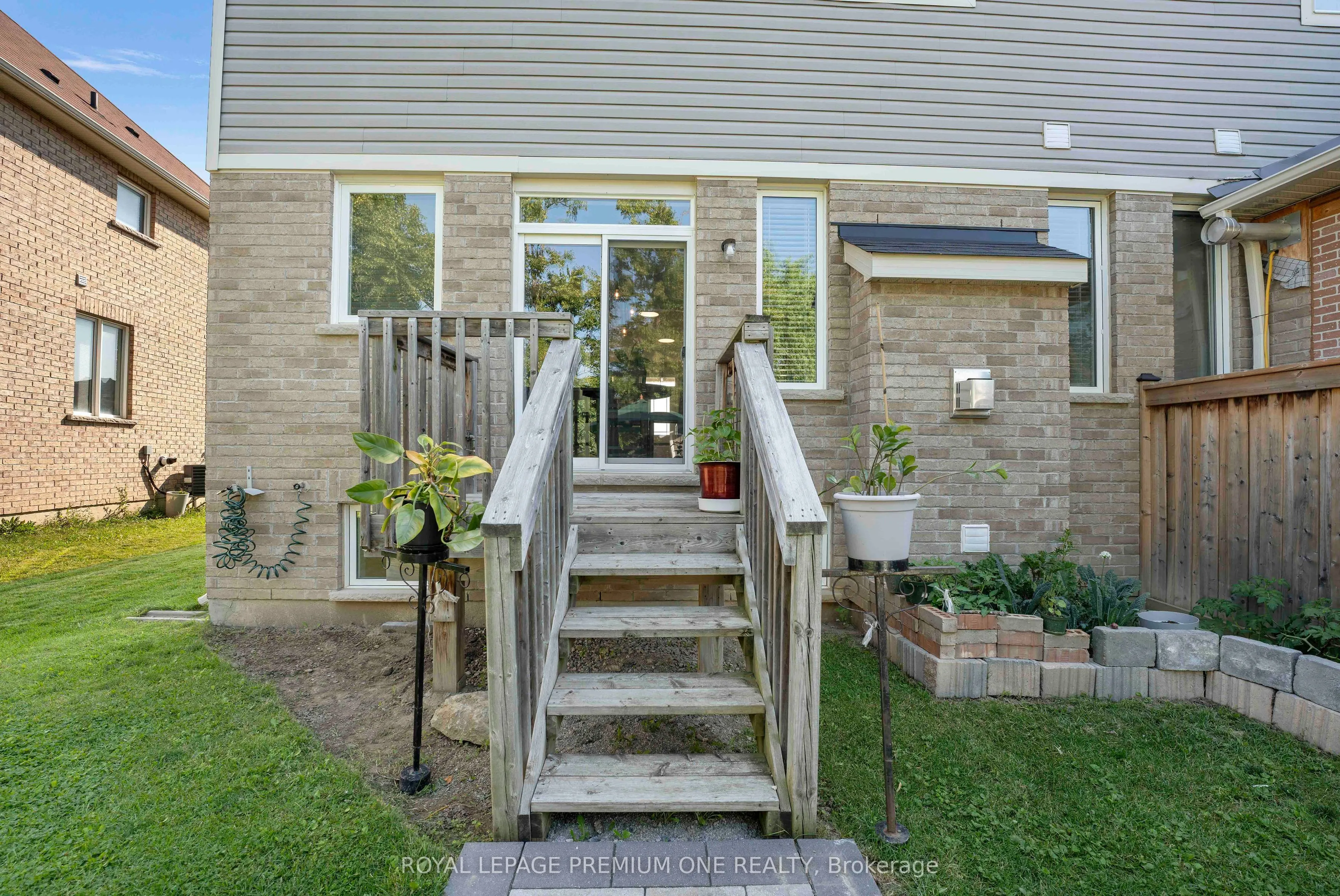 86 SYDIE Lane