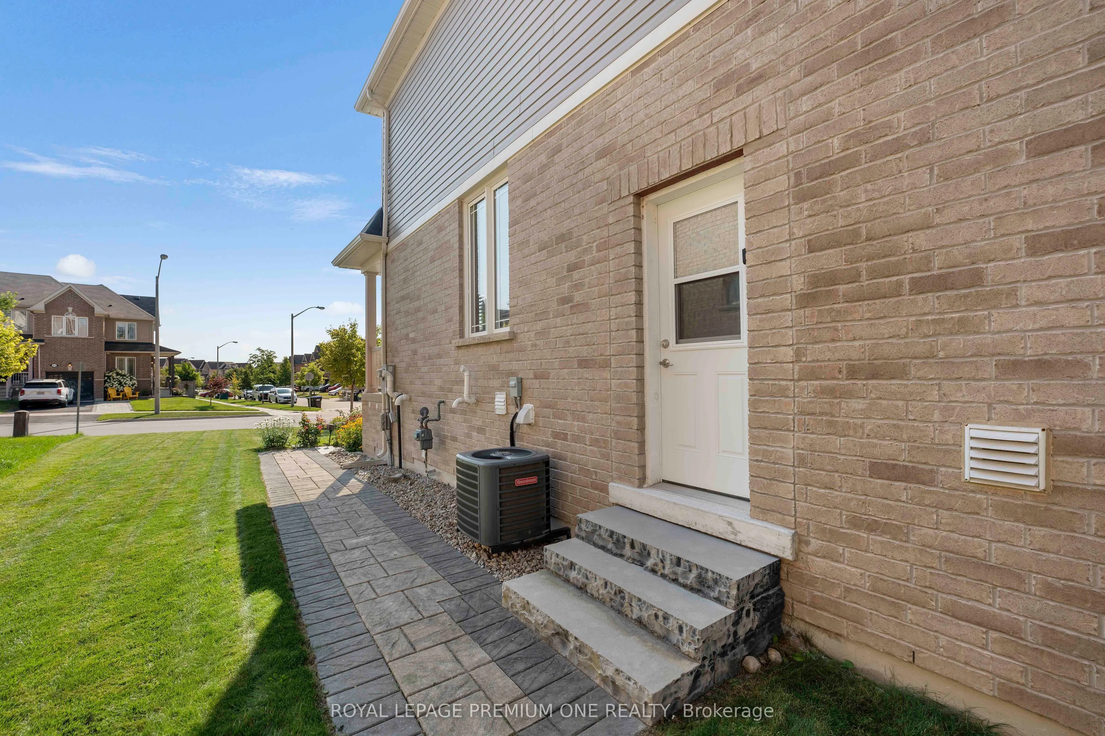 86 SYDIE Lane