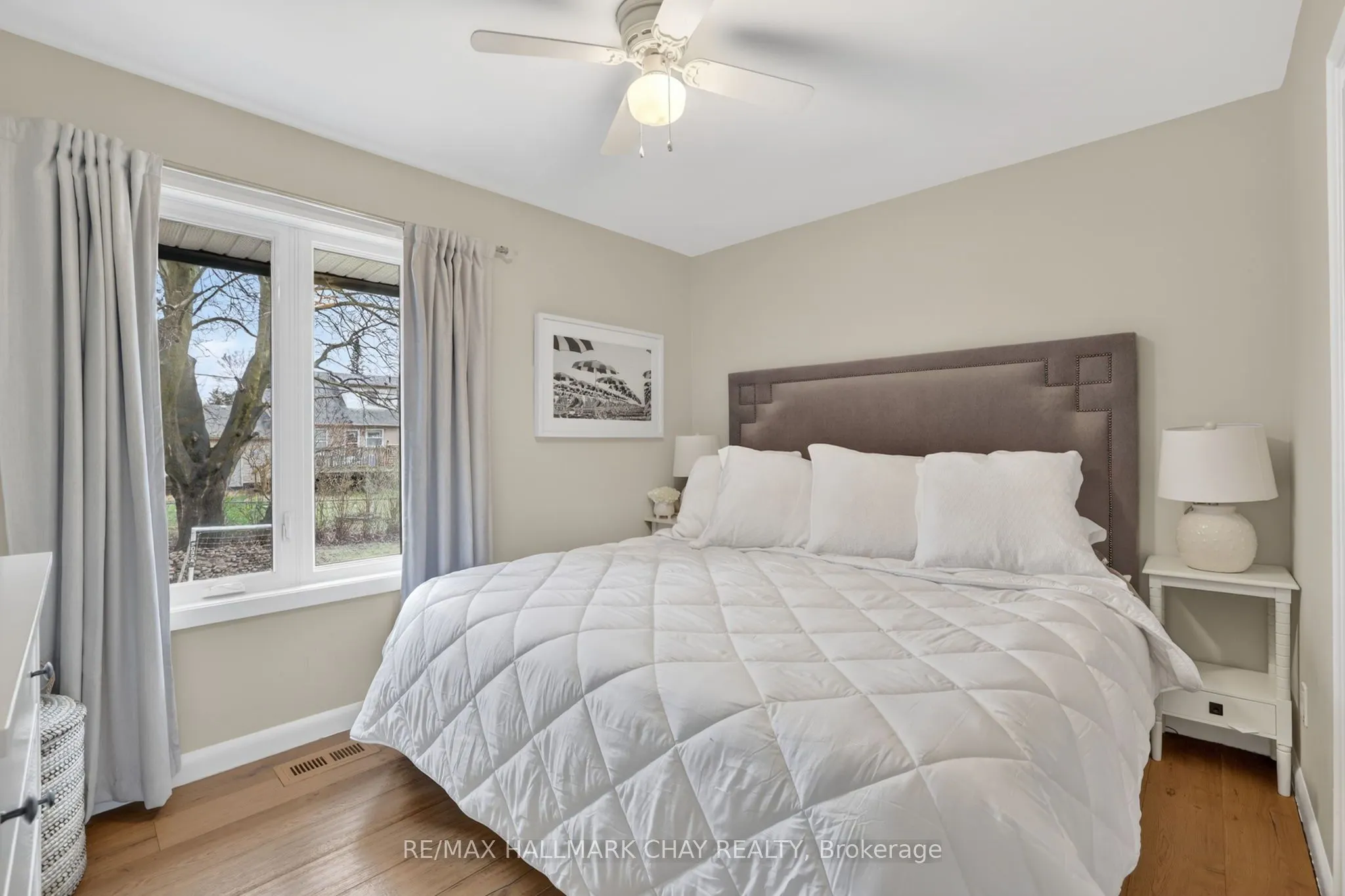 1587 Mount Albert Road