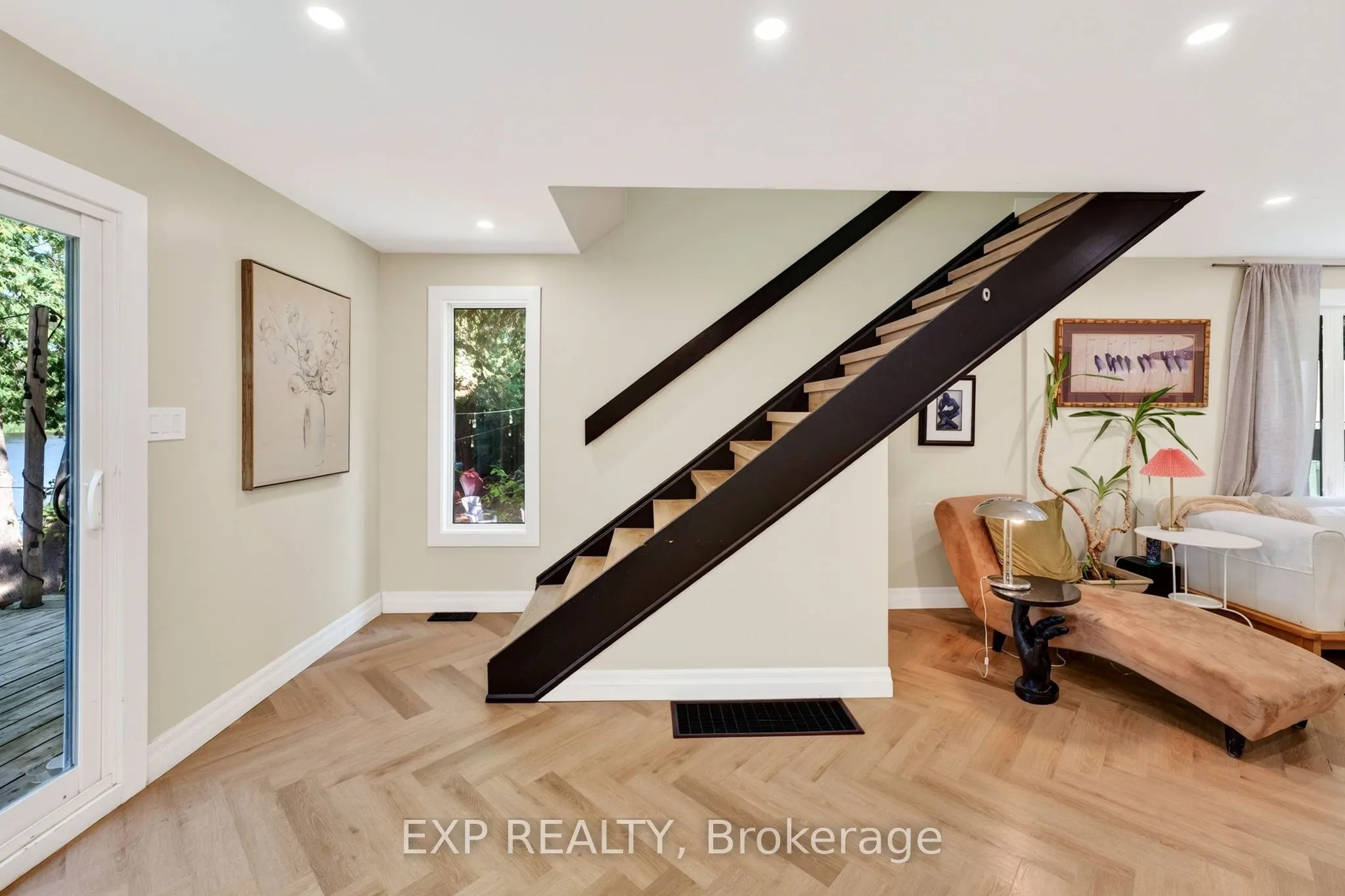 1 Aird Court
