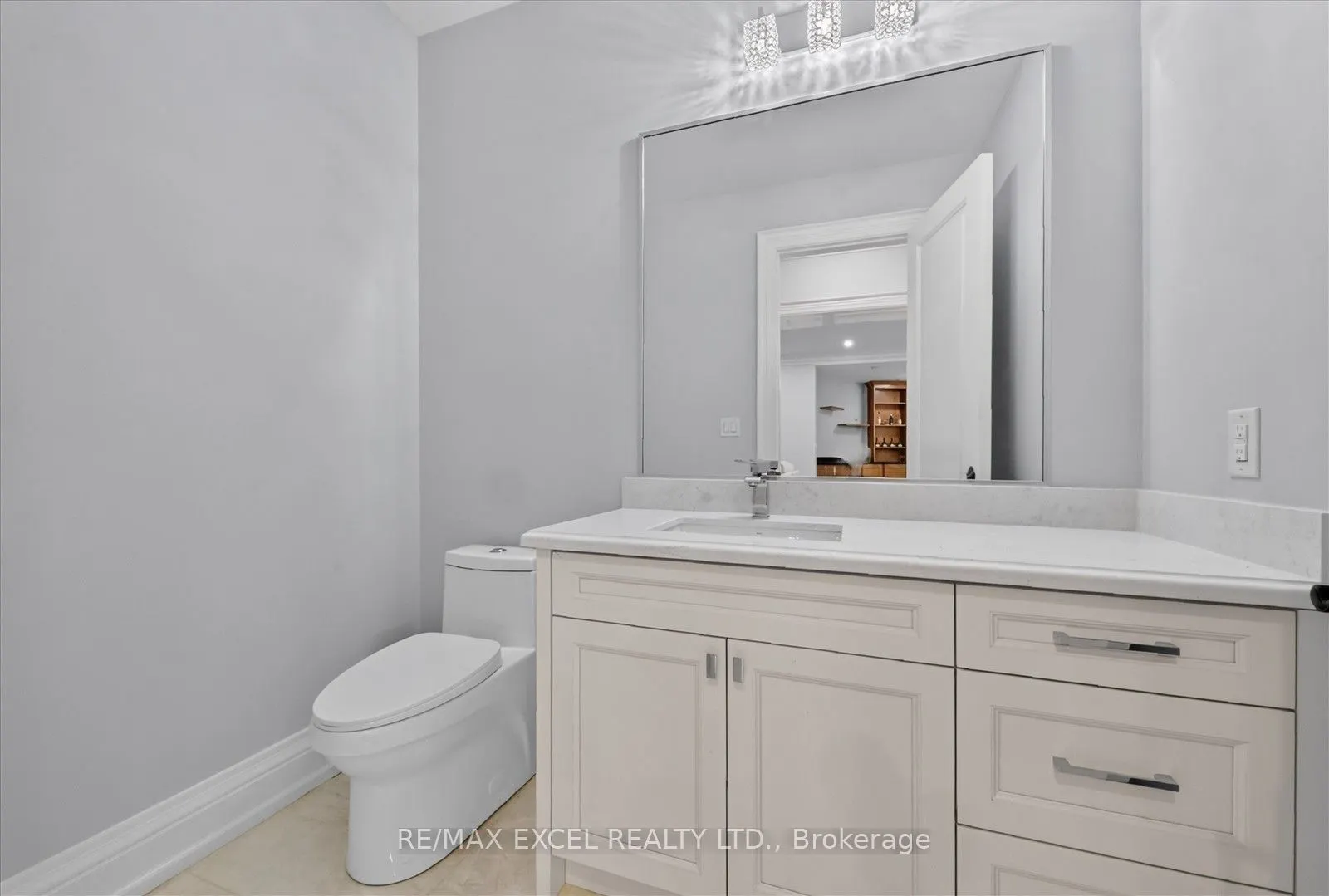 28 Personna Boulevard