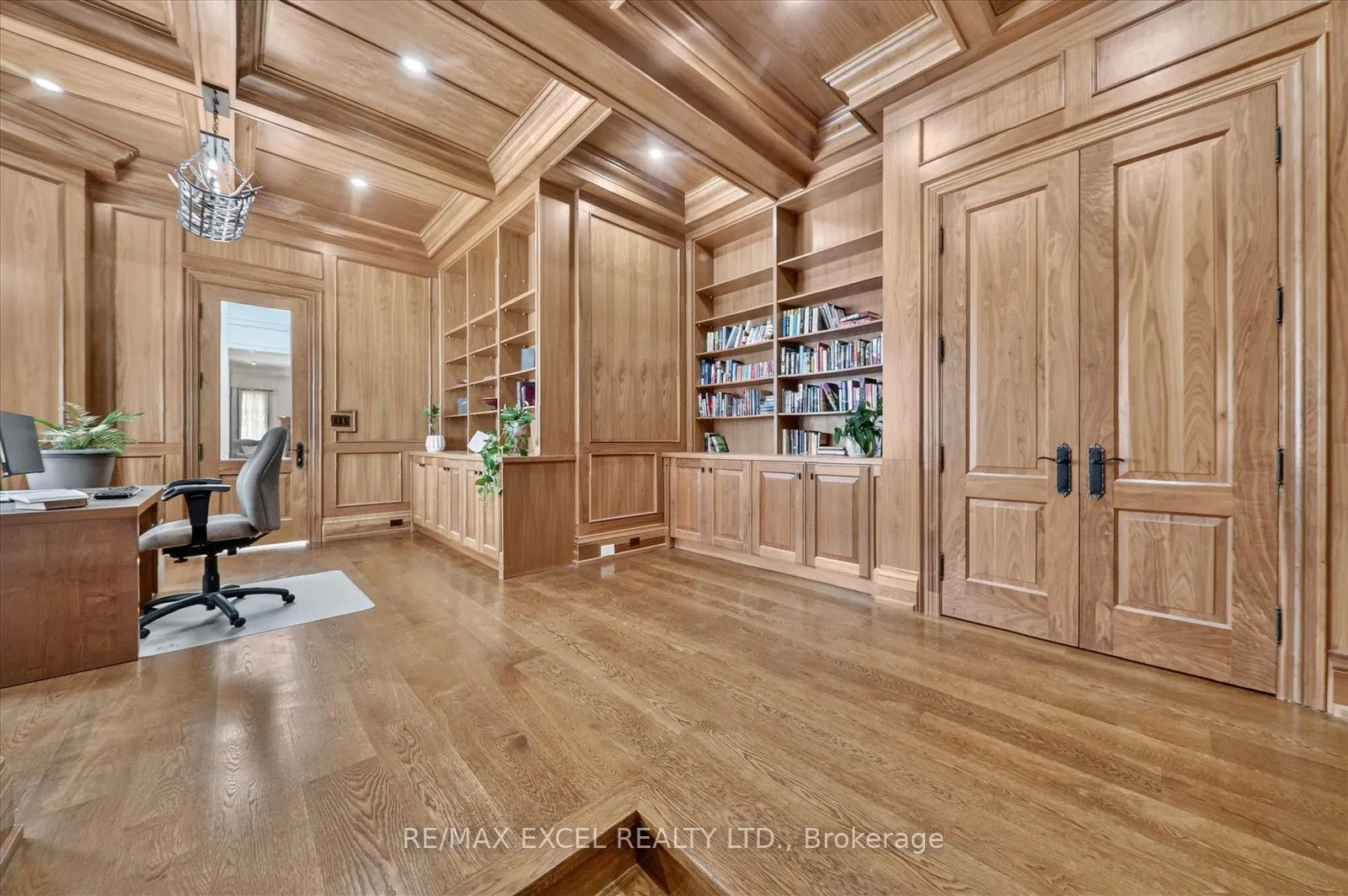 28 Personna Boulevard