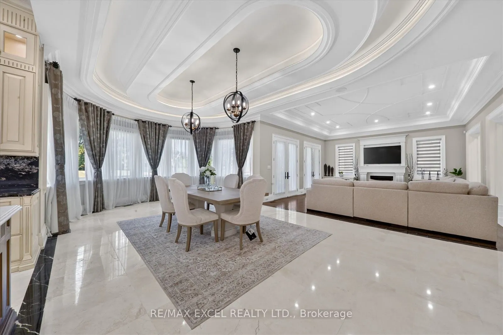 28 Personna Boulevard