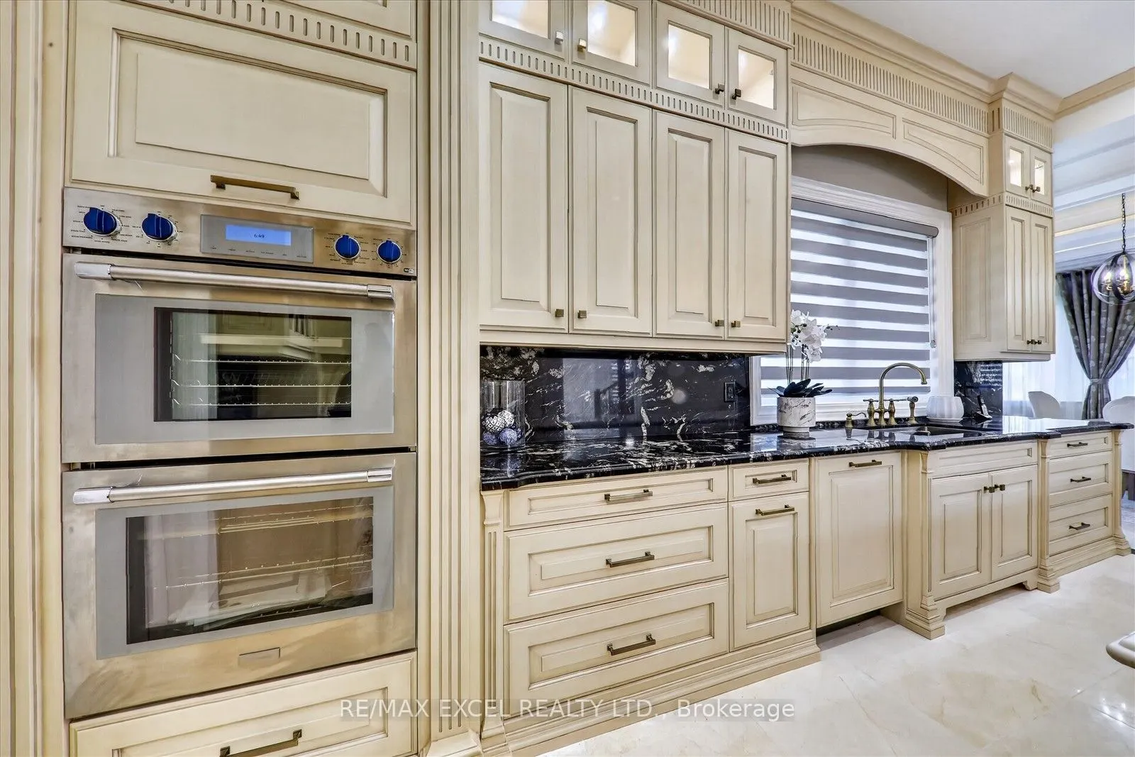 28 Personna Boulevard