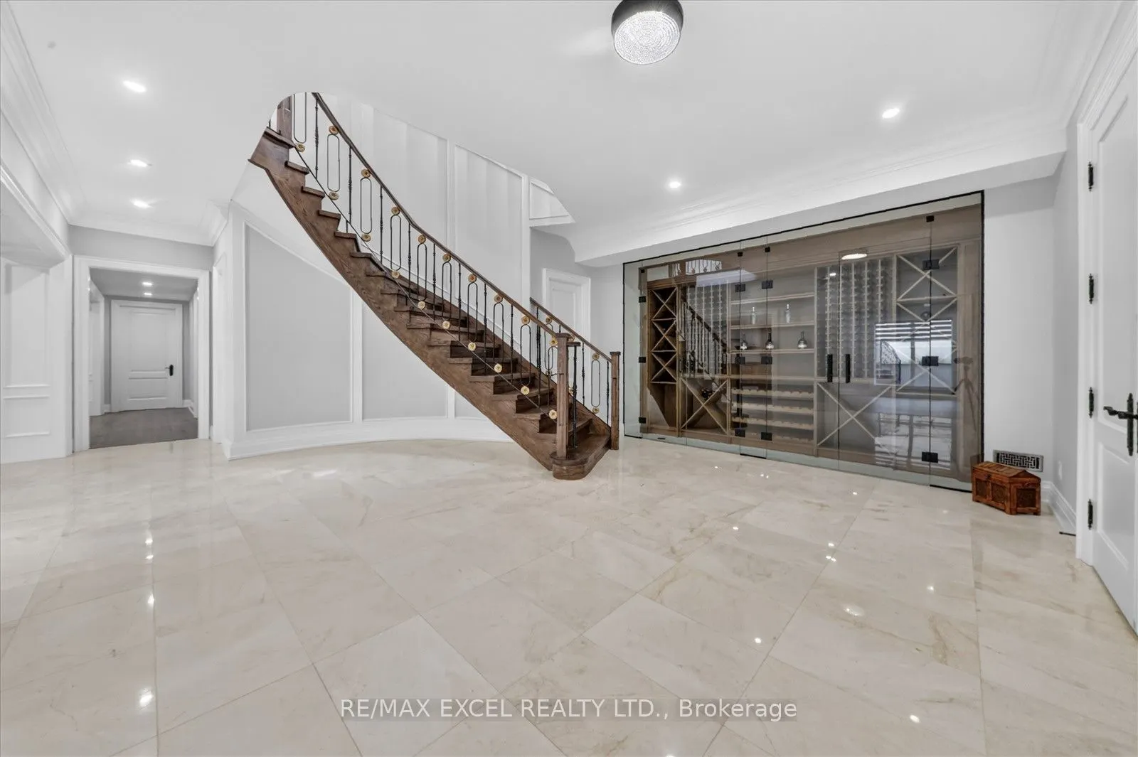 28 Personna Boulevard