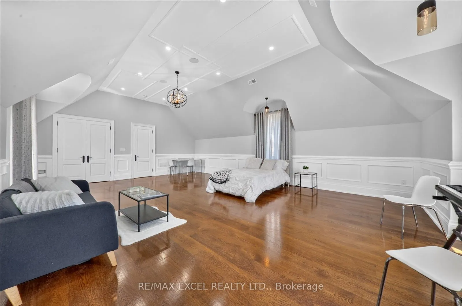 28 Personna Boulevard