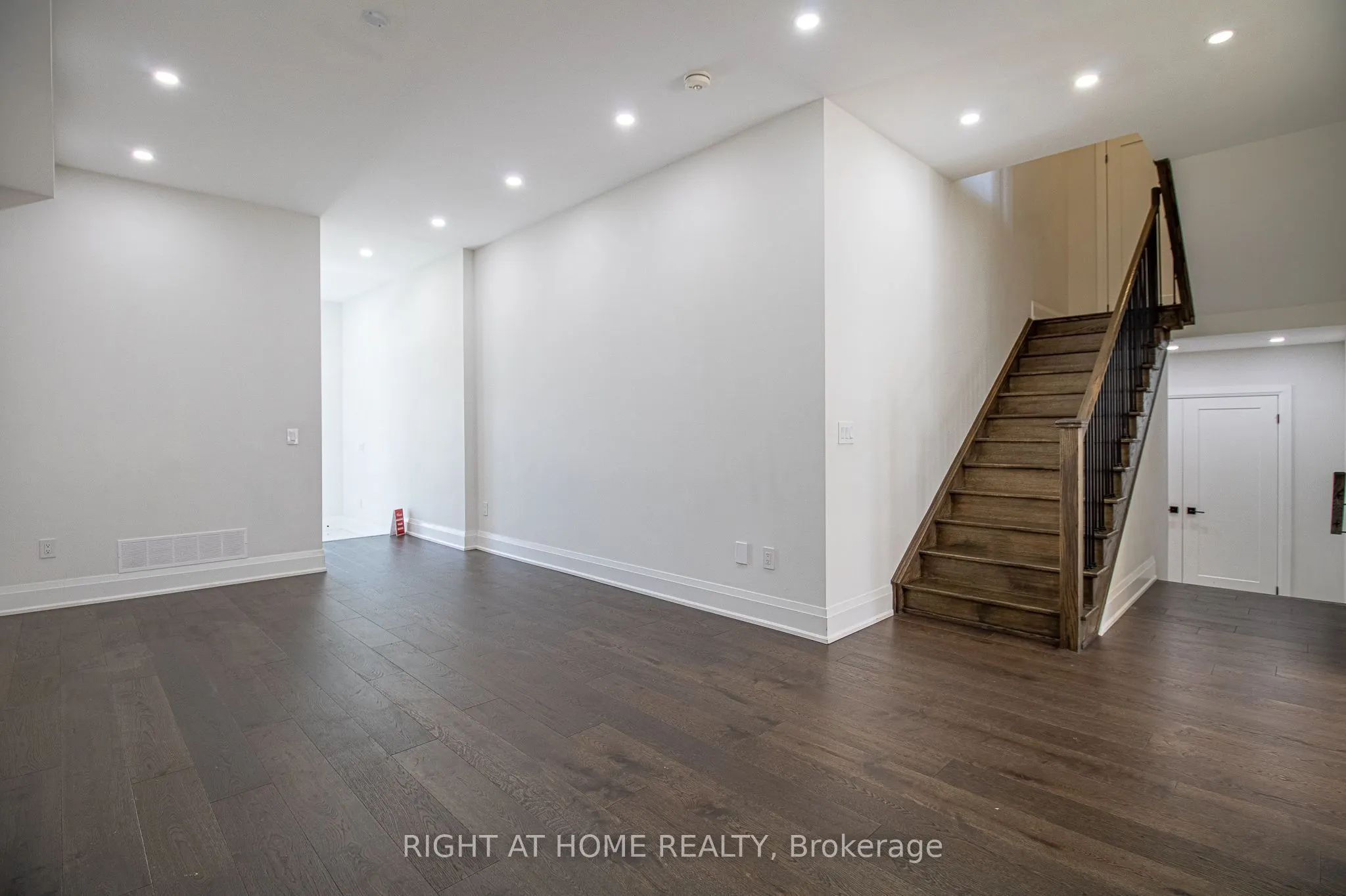 43 Longworth Avenue