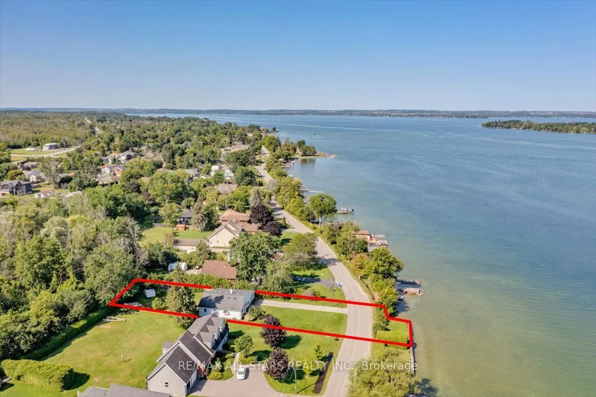35 Lake Drive E