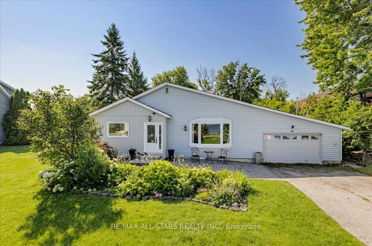 35 Lake Drive E