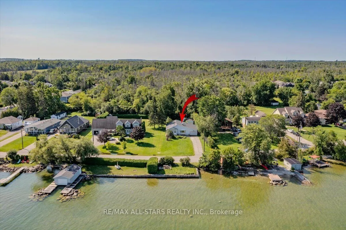 35 Lake Drive E
