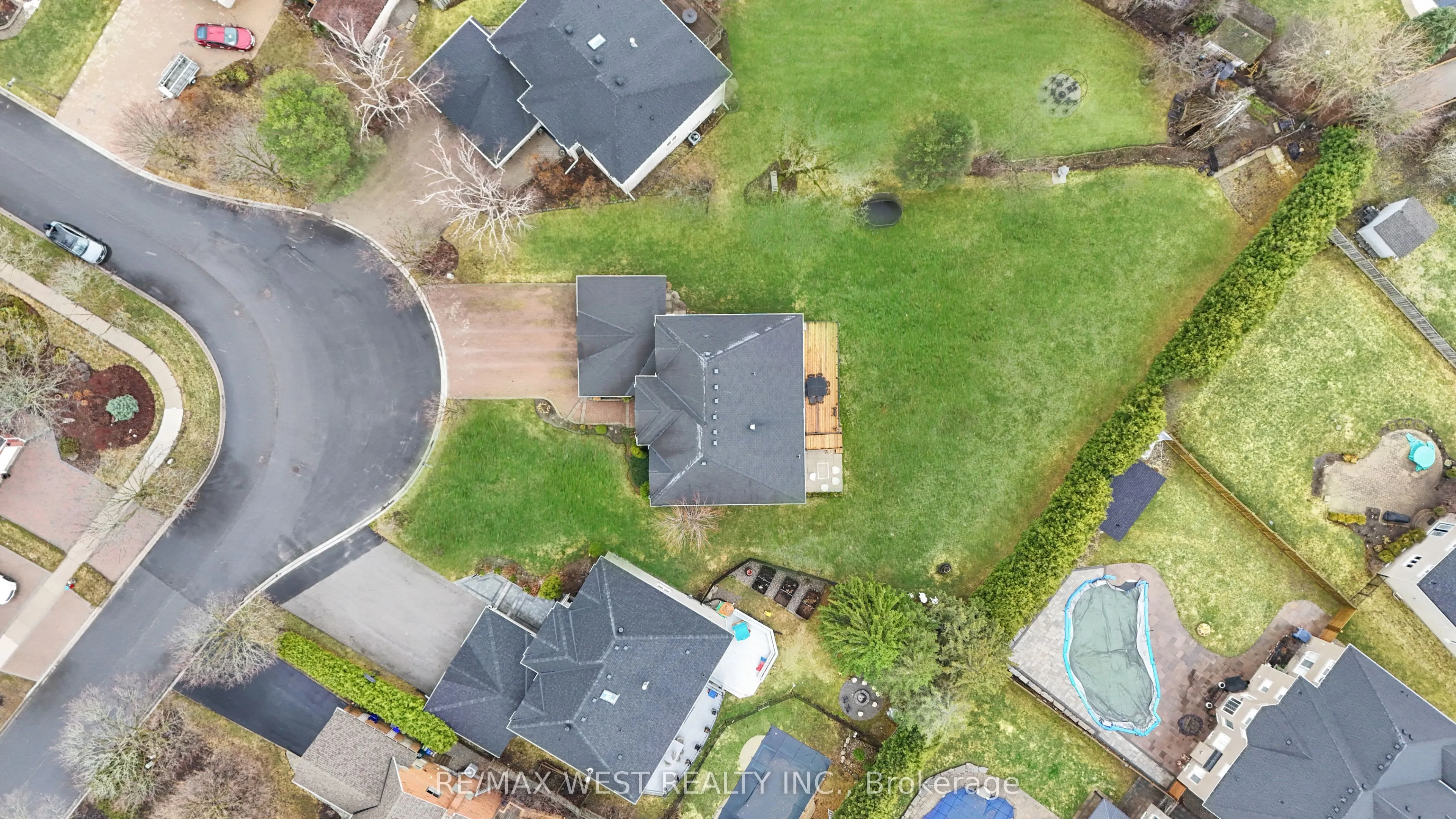 93 Fern Valley Crescent