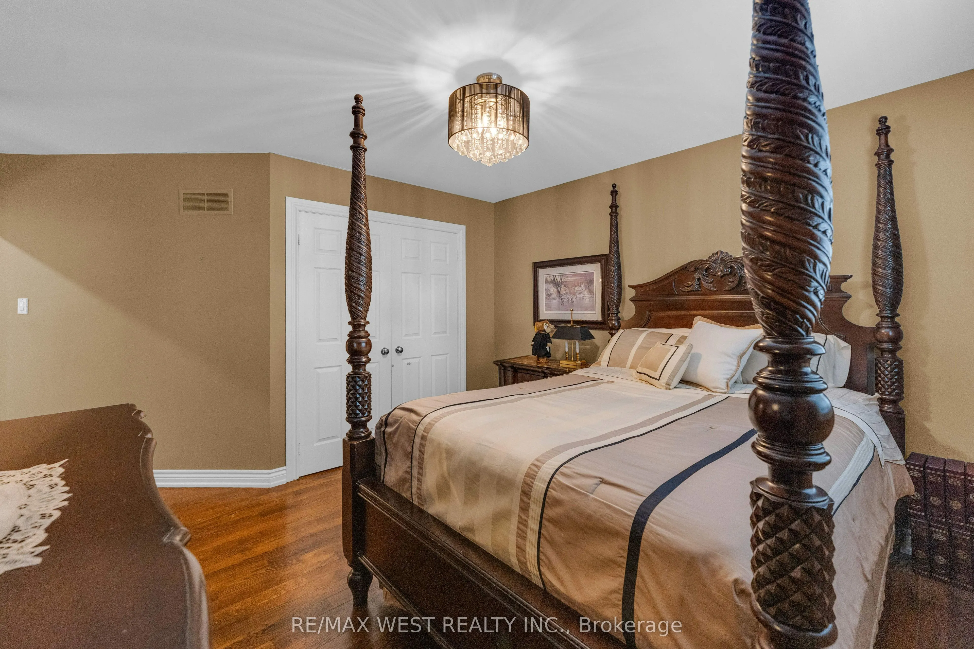 93 Fern Valley Crescent