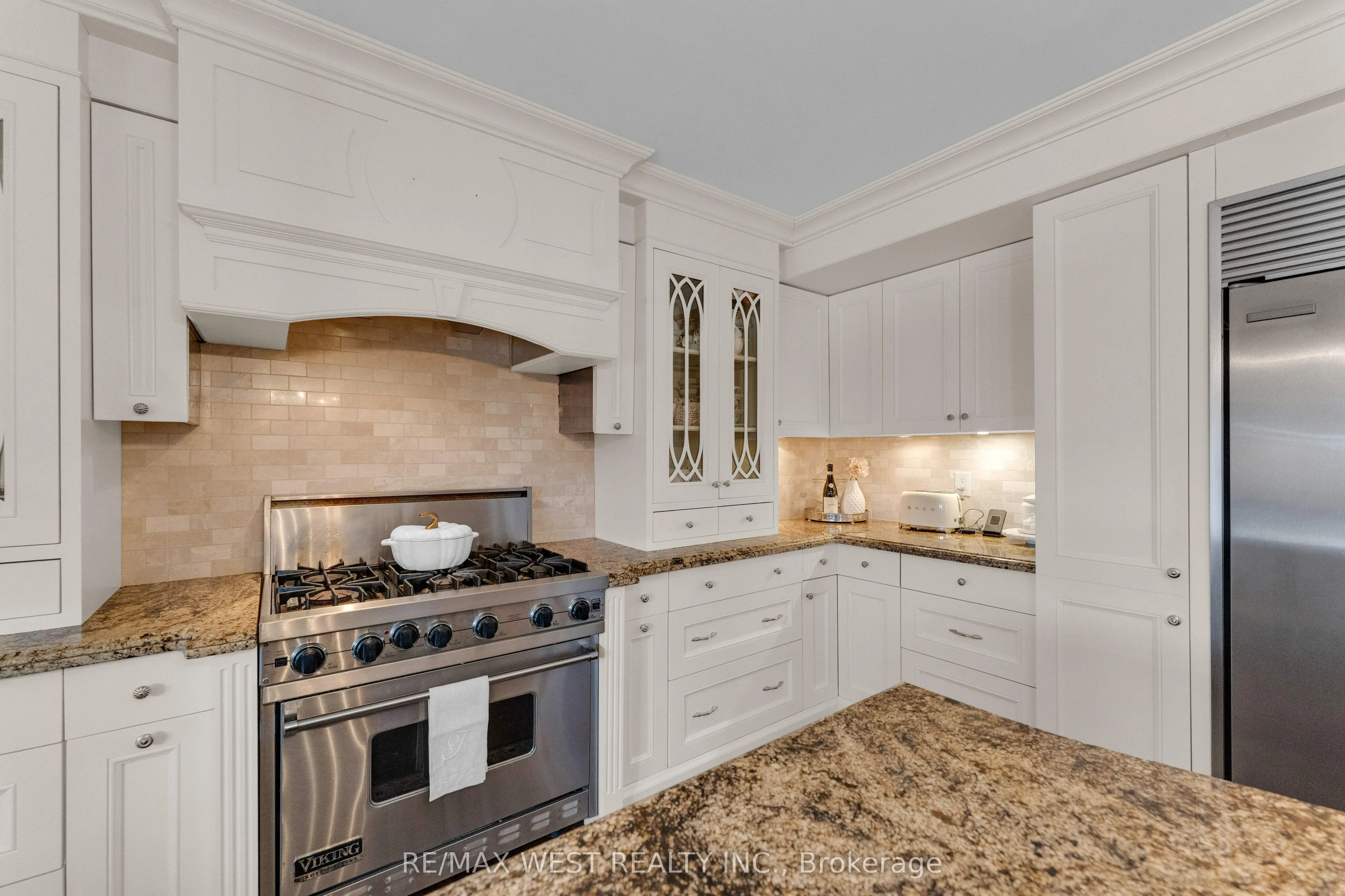 93 Fern Valley Crescent
