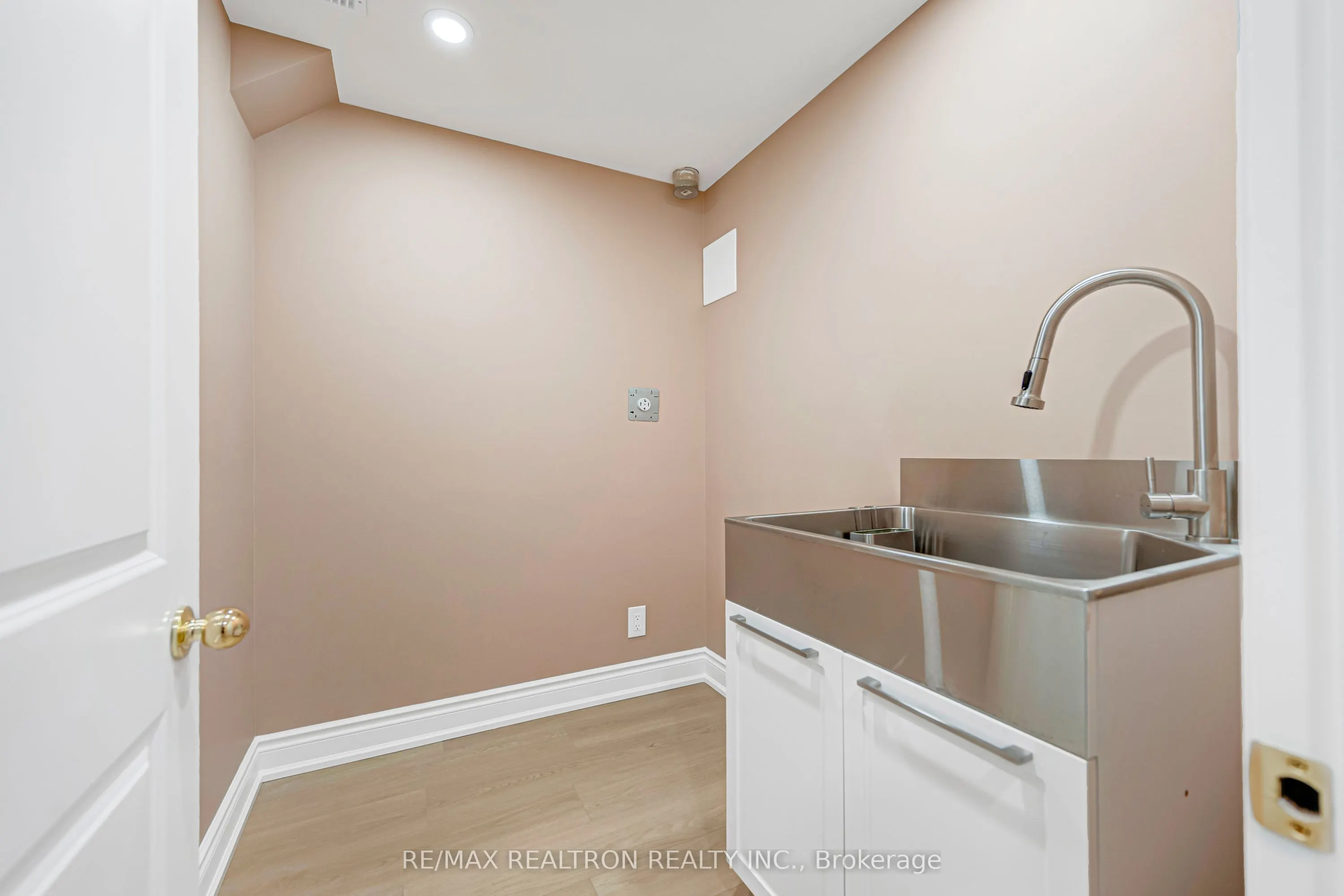 27 Captain Francis Drive