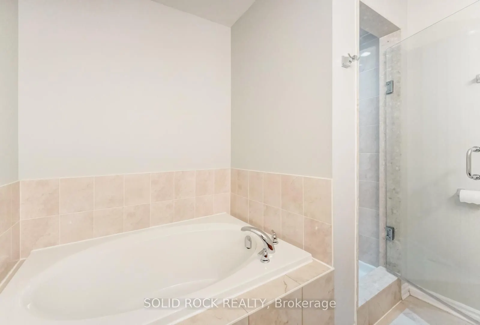 142 Farooq Boulevard S