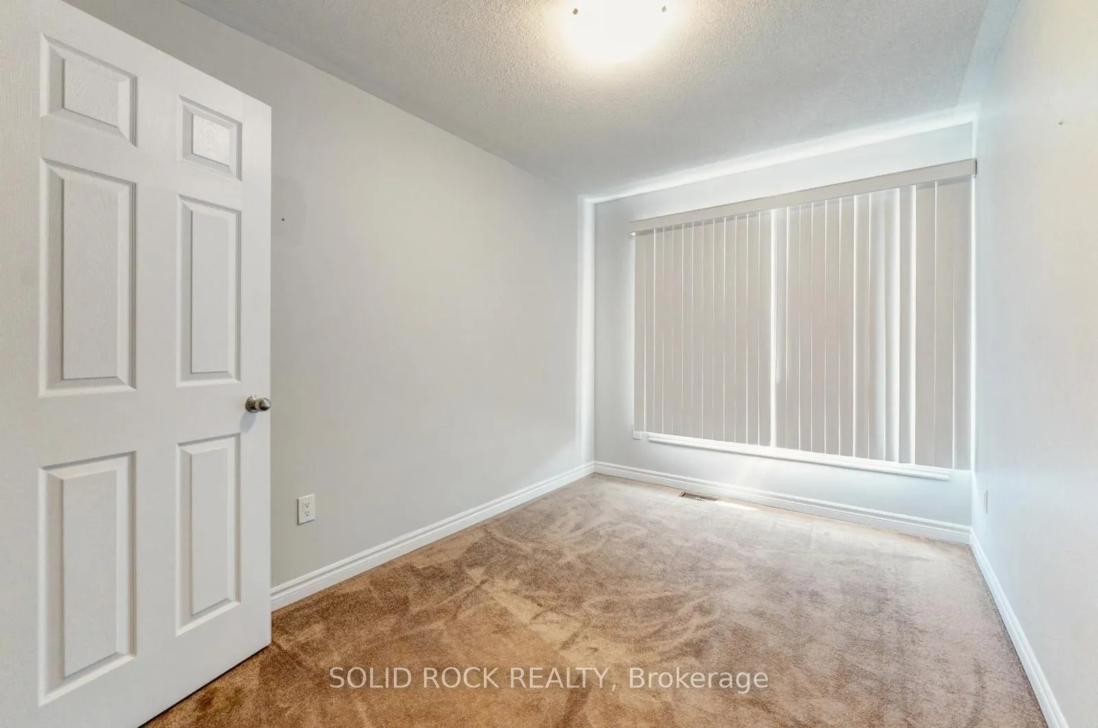 142 Farooq Boulevard S