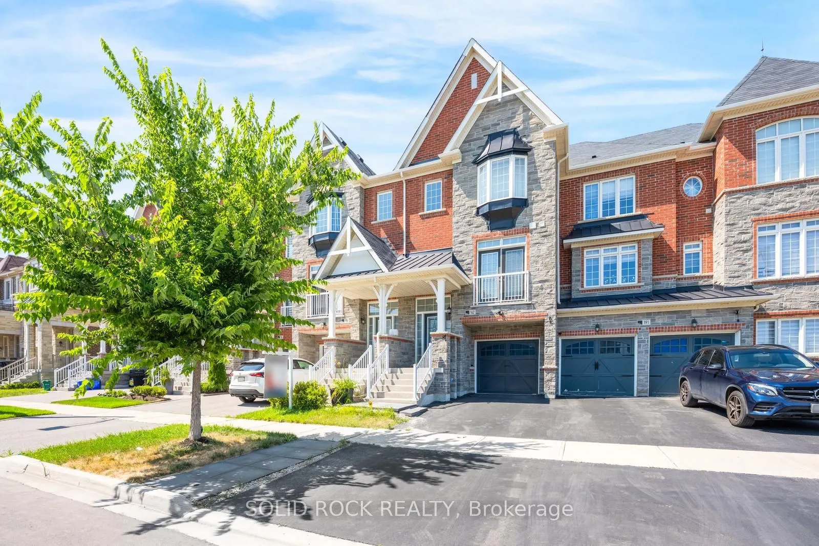 142 Farooq Boulevard S