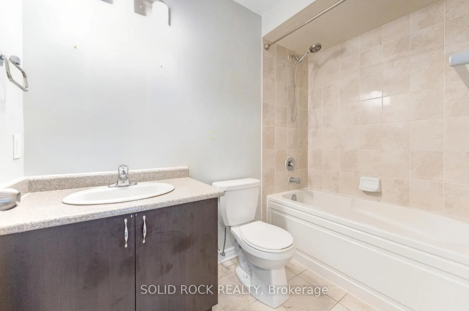 142 Farooq Boulevard S