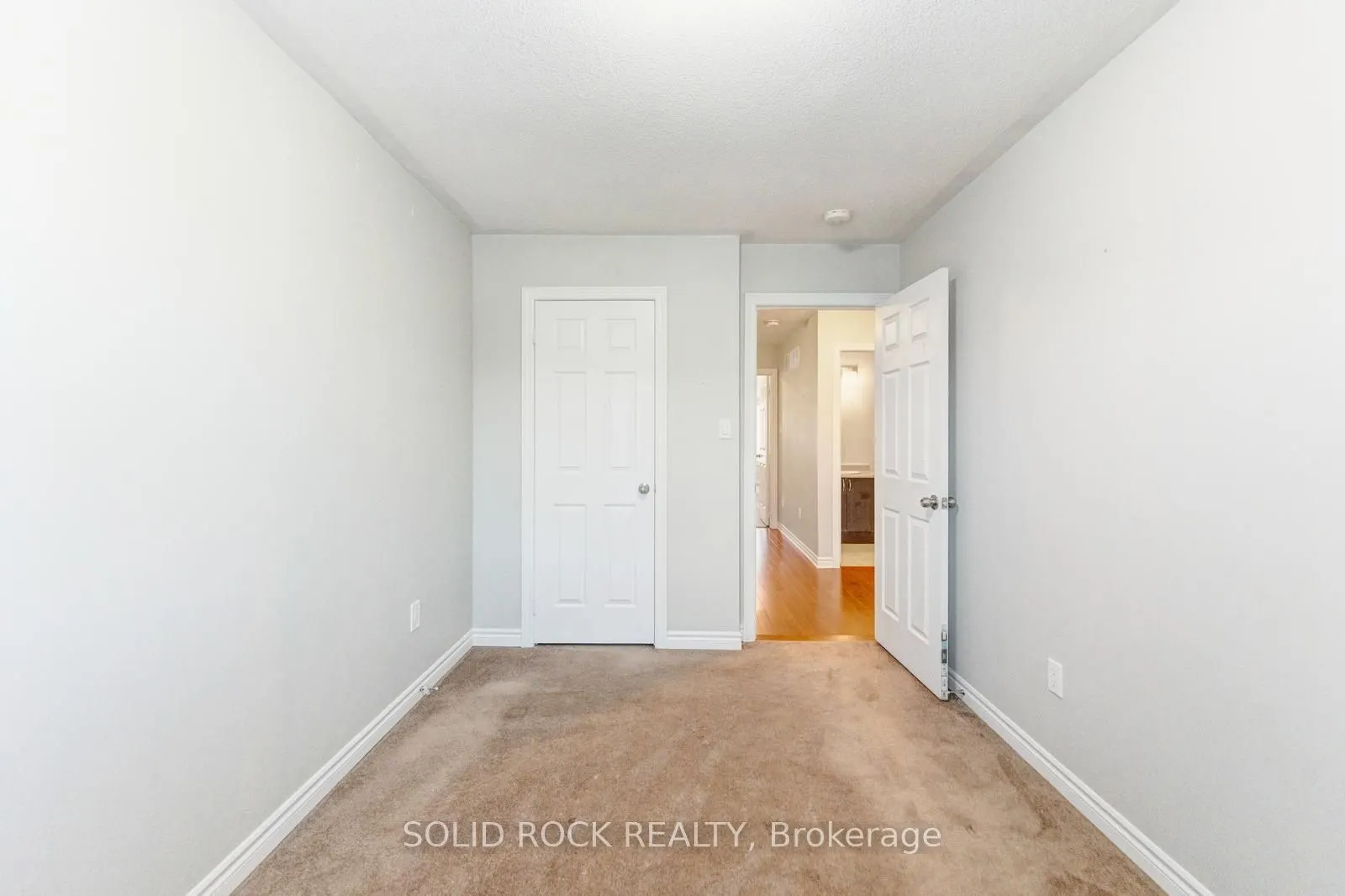 142 Farooq Boulevard S
