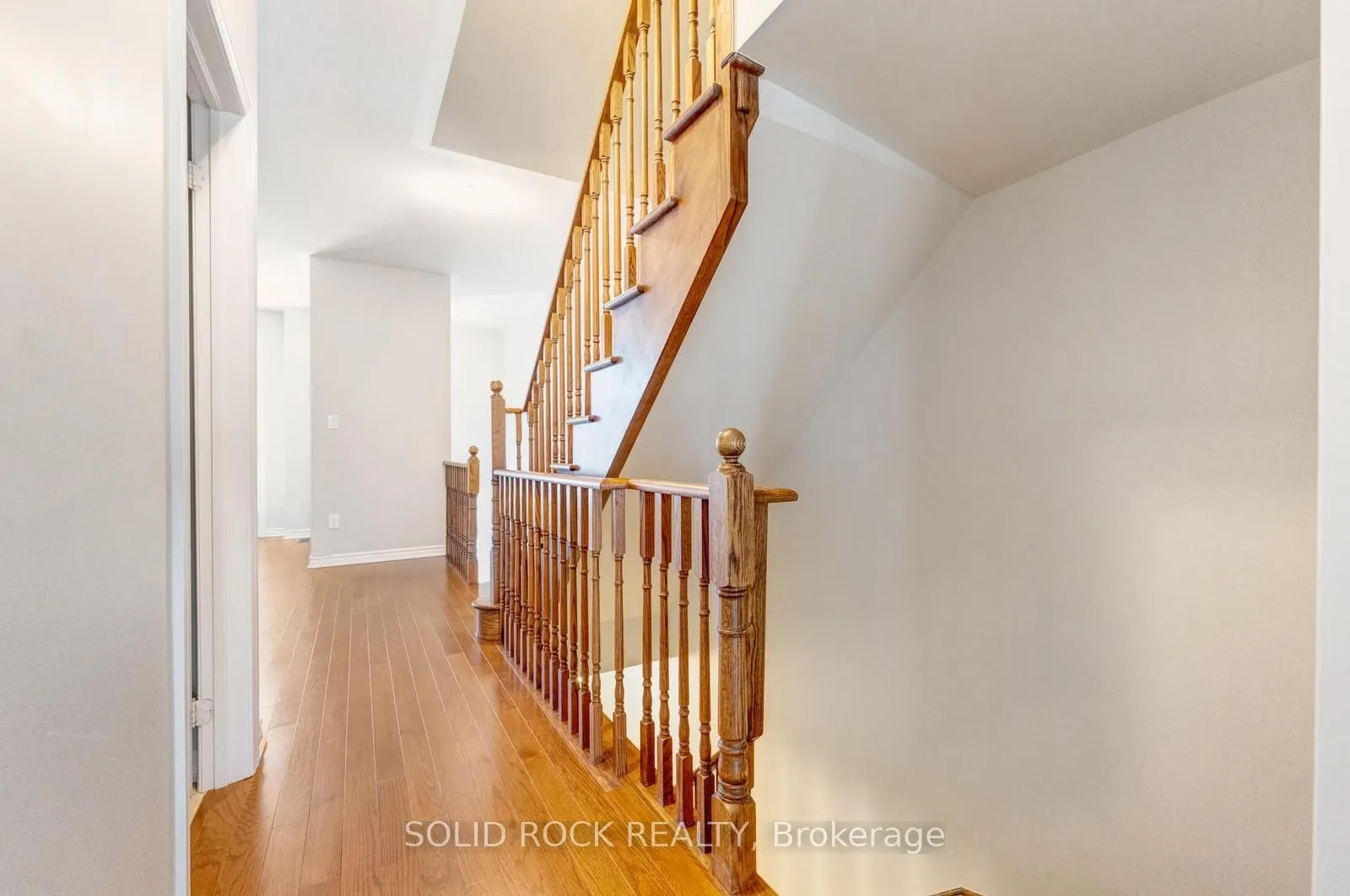 142 Farooq Boulevard S