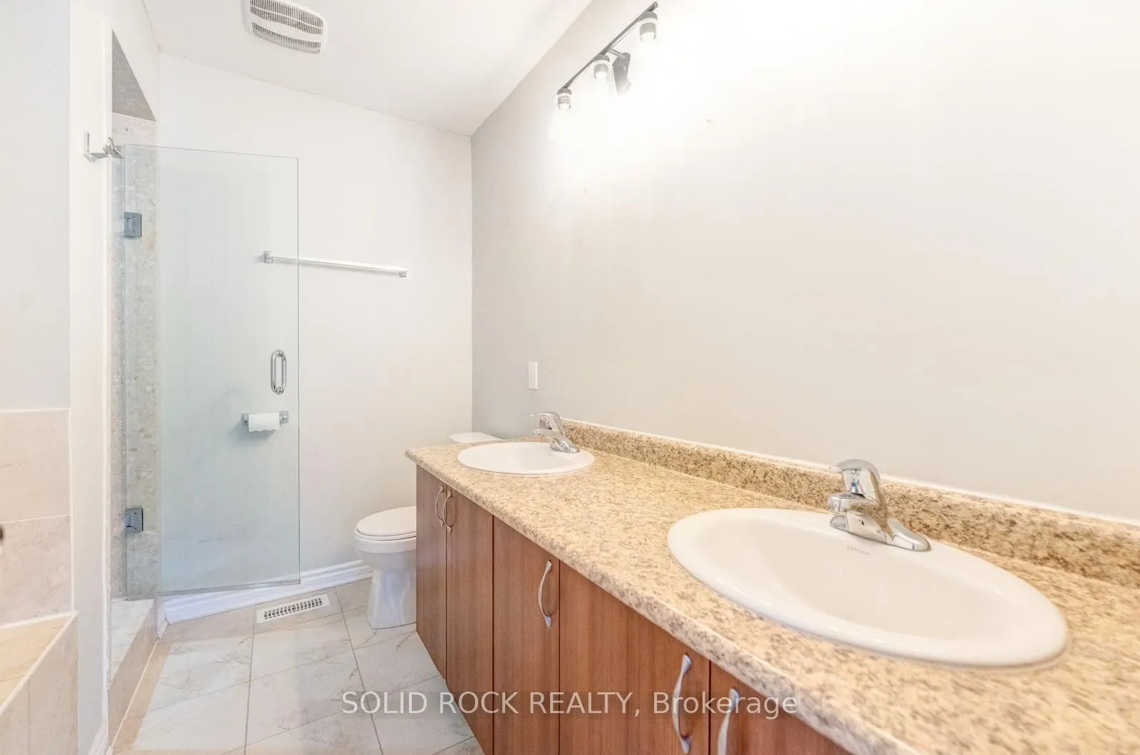 142 Farooq Boulevard S