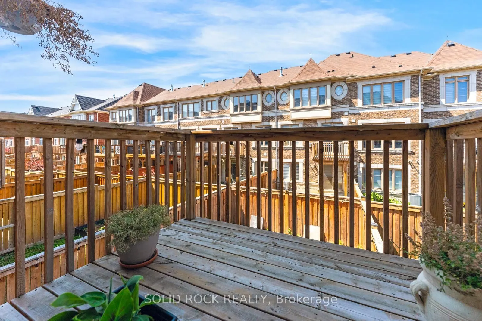 142 Farooq Boulevard S